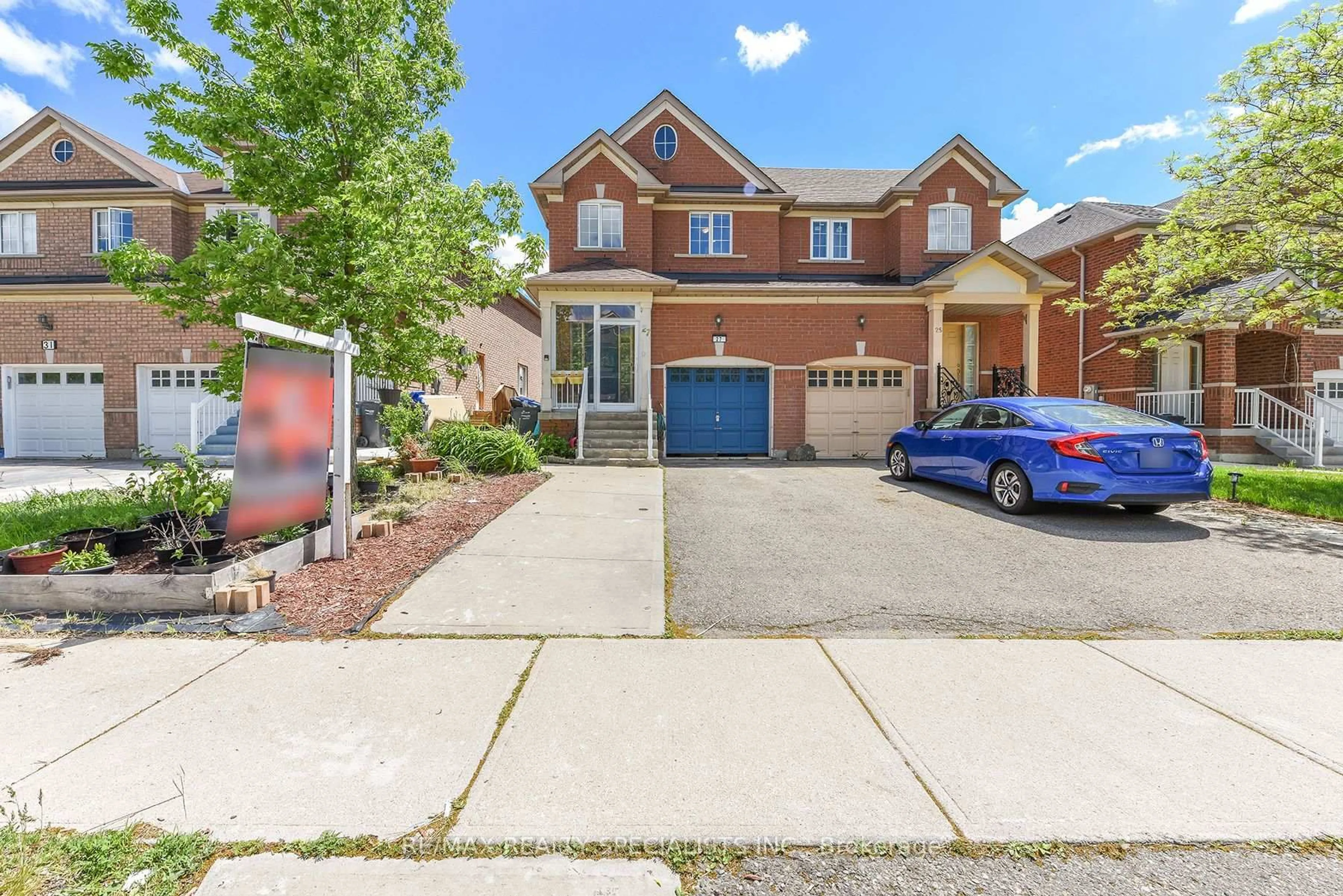 Home with brick exterior material, street for 27 Rotunda St, Brampton Ontario L6X 5E5