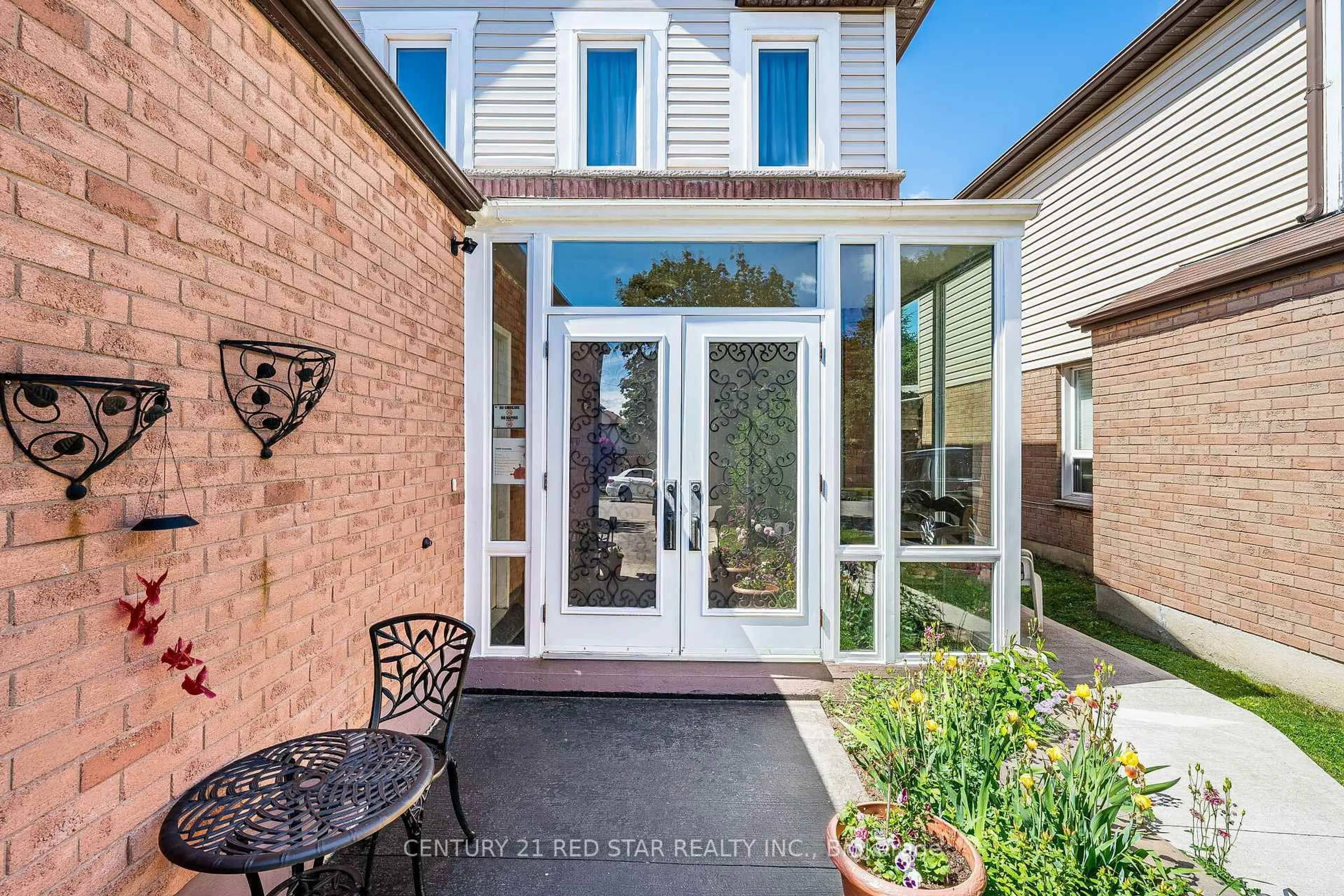 Home with brick exterior material, street for 52 Newdale Pl, Brampton Ontario L6S 5Z3