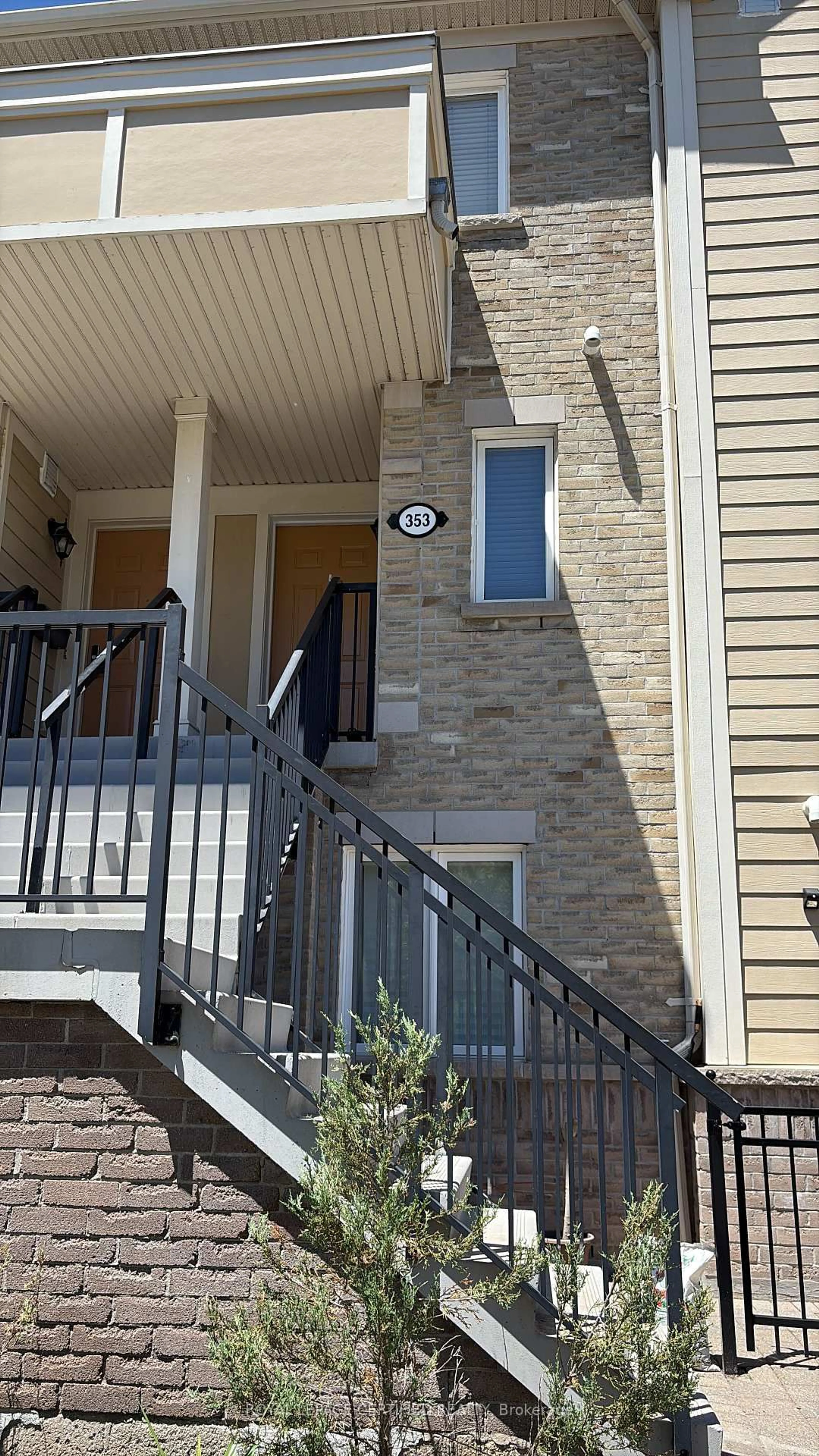 Unknown for 4975 Southampton Dr #353, Mississauga Ontario L5M 8C8