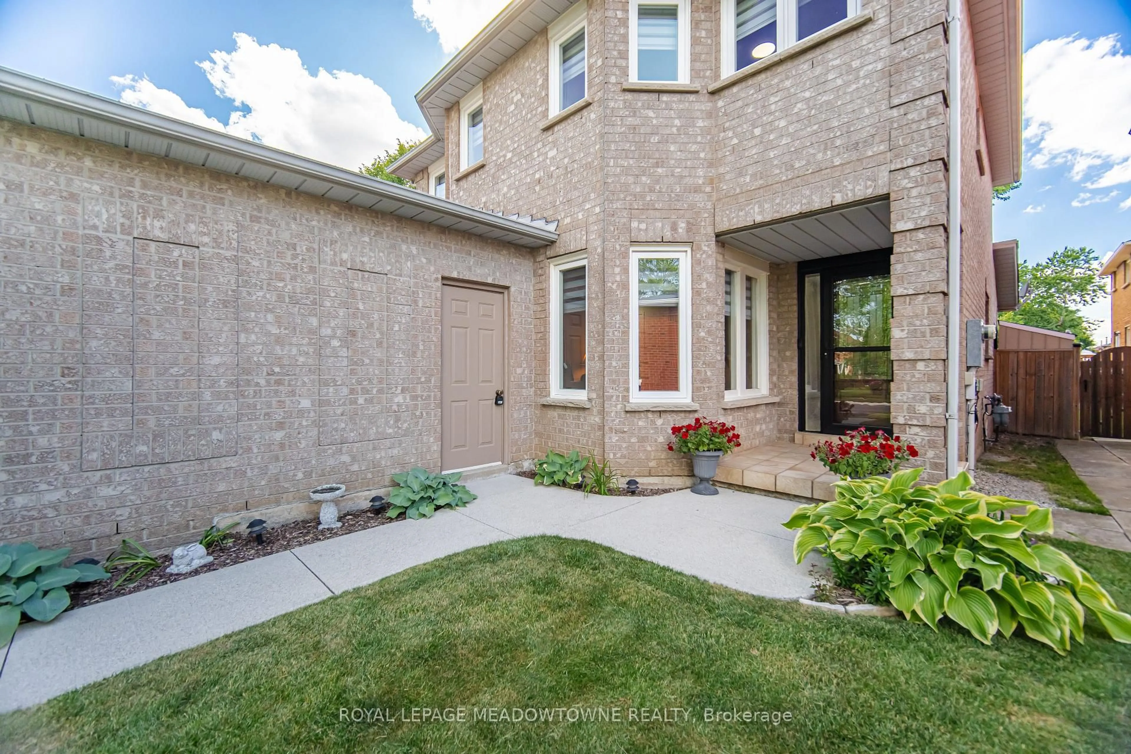 Home with brick exterior material, street for 6240 Snowflake Lane, Mississauga Ontario L5N 6G8