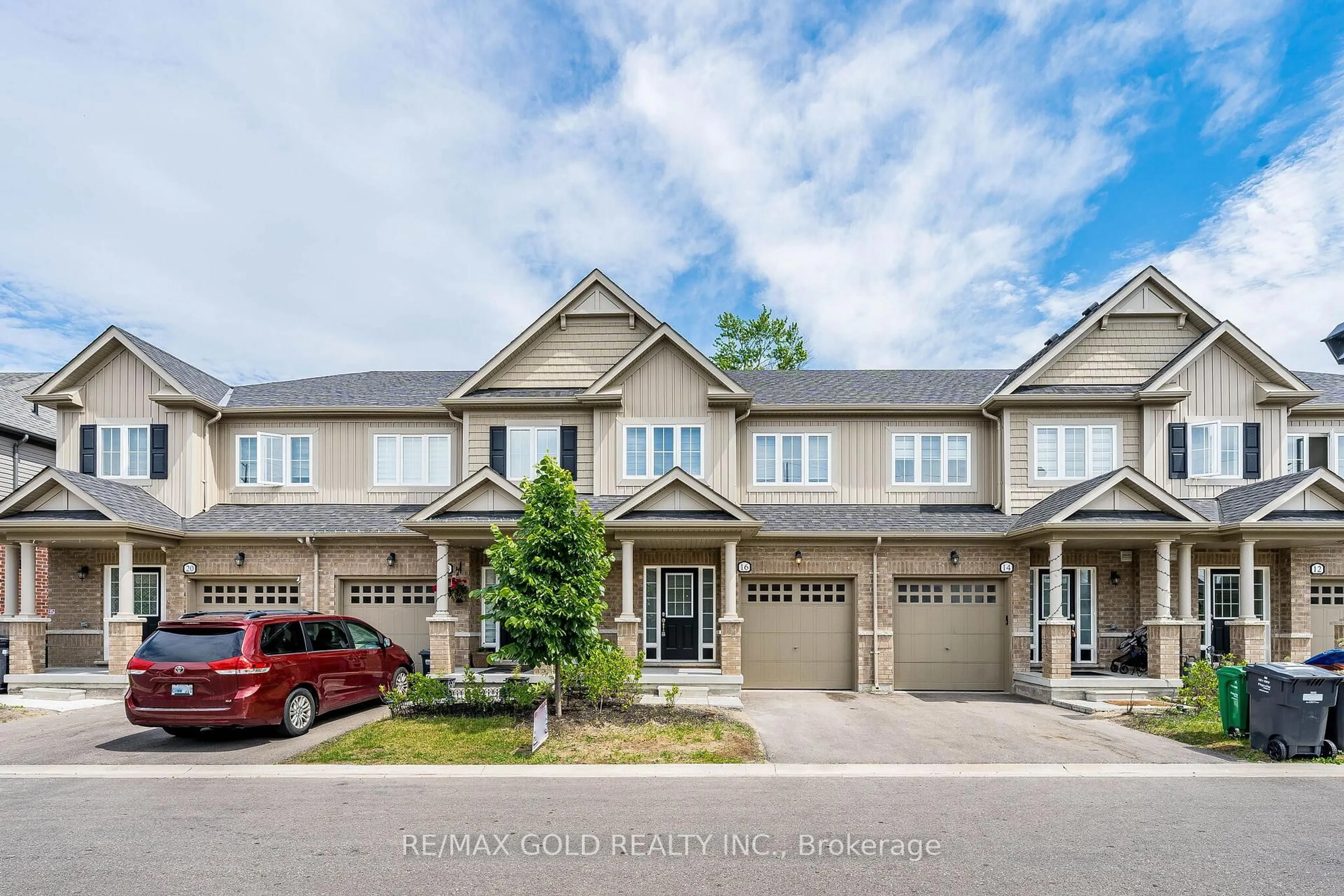 A pic from outside/outdoor area/front of a property/back of a property/a pic from drone, street for 16 Brixham Lane, Brampton Ontario L7A 5K2