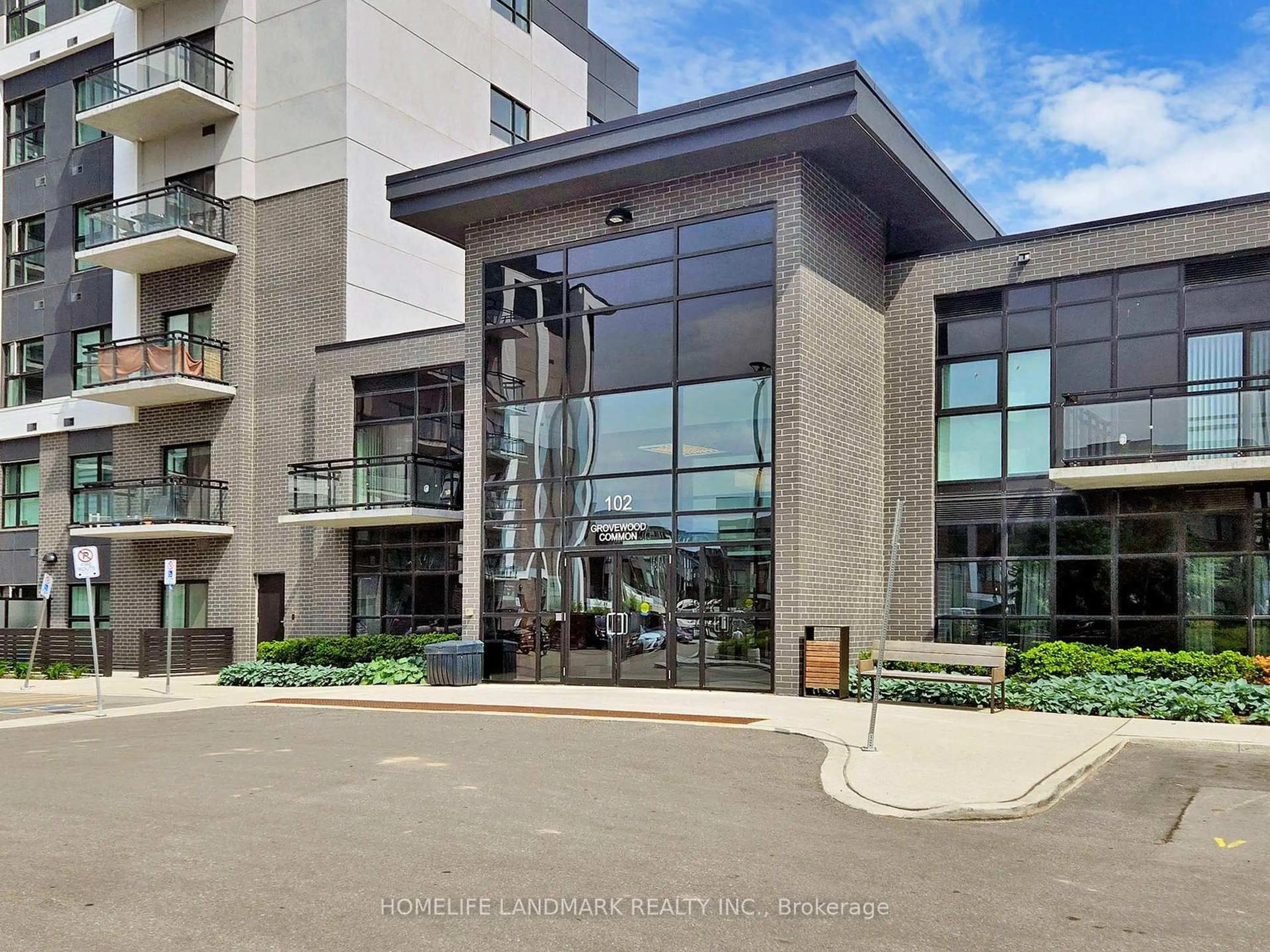 Indoor foyer for 102 Grovewood Common #622, Oakville Ontario L6H 0X2
