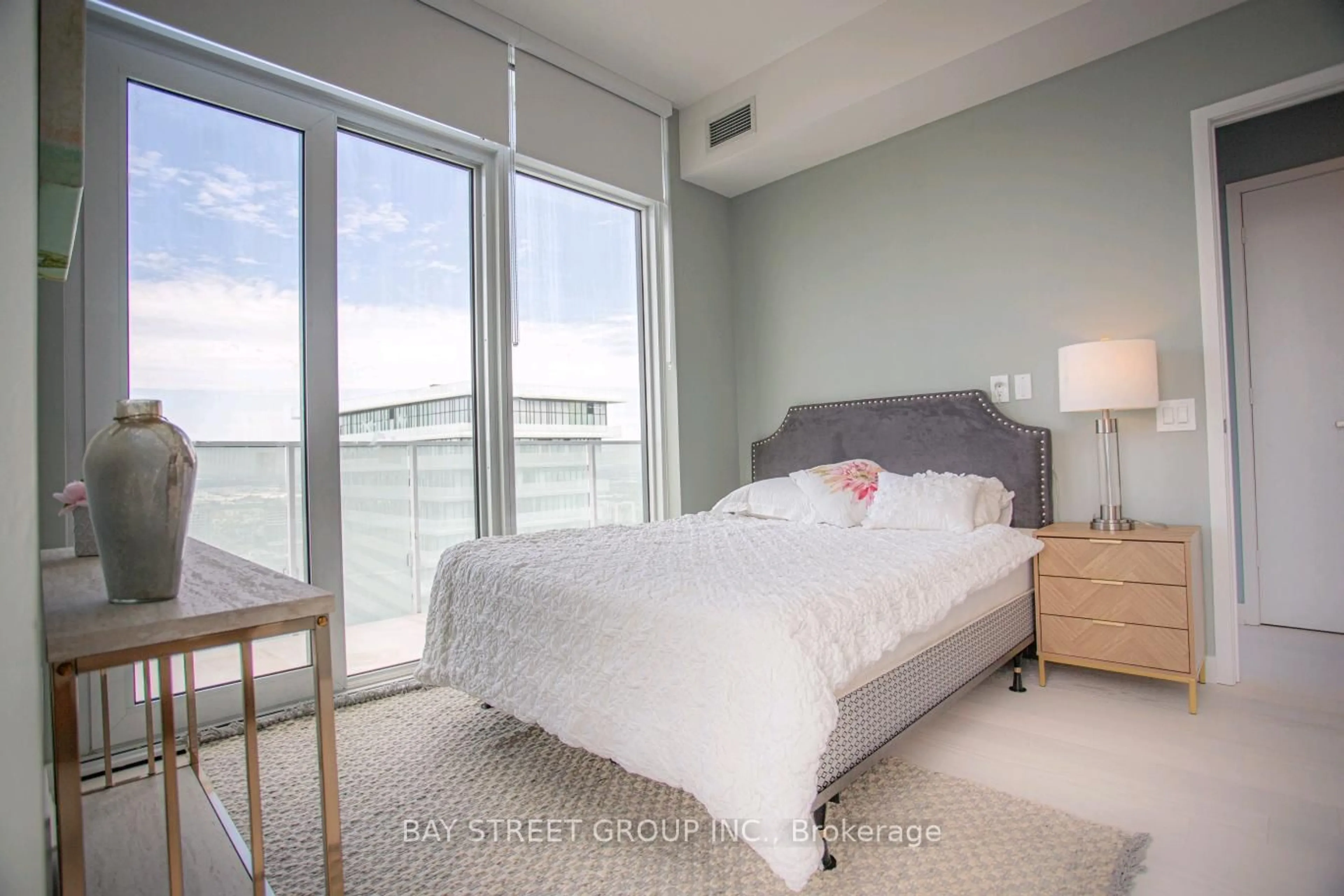 A pic of a room for 3883 Quartz Rd #6013, Mississauga Ontario L5B 0M4