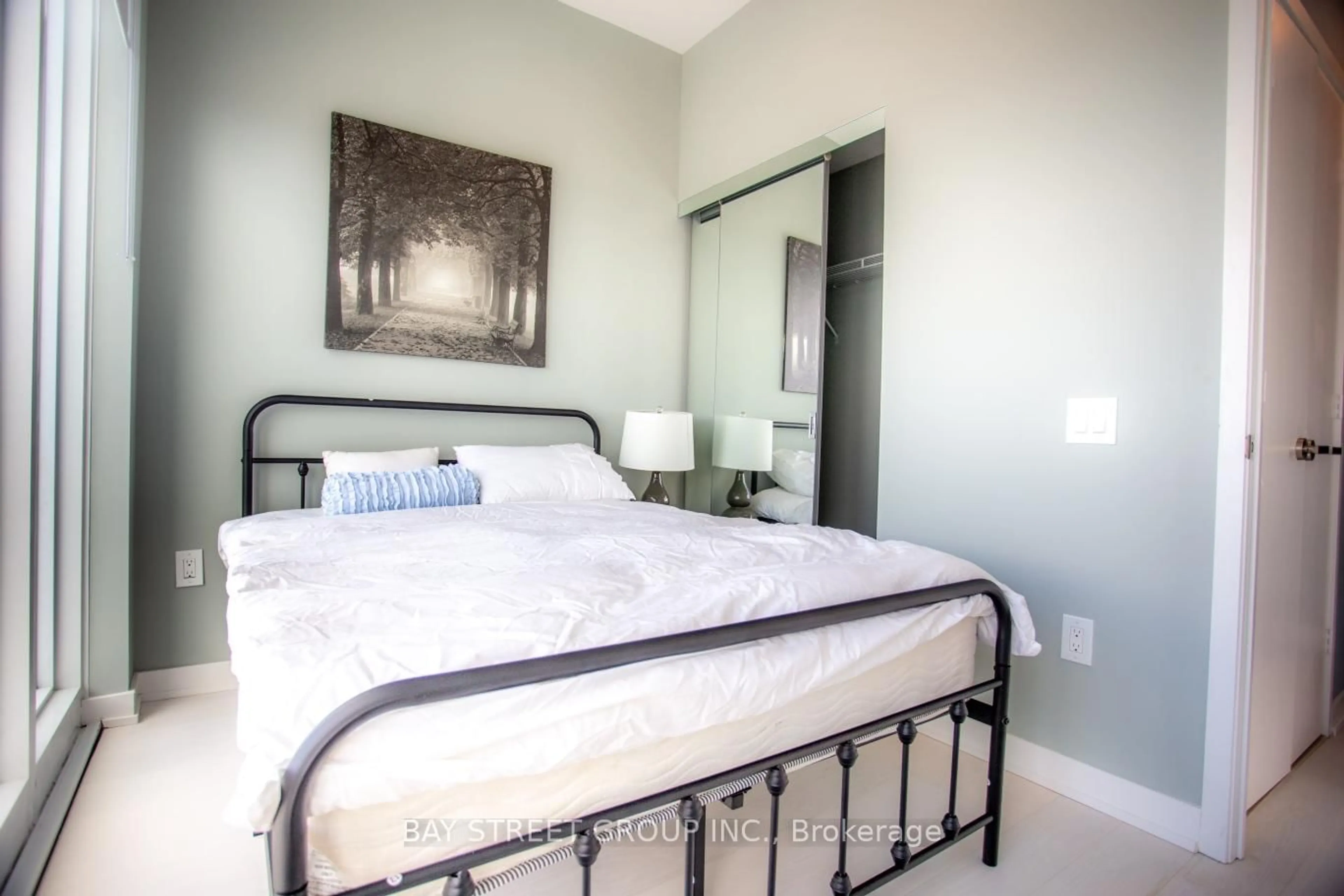 Bedroom with bed, unknown for 3883 Quartz Rd #6013, Mississauga Ontario L5B 0M4