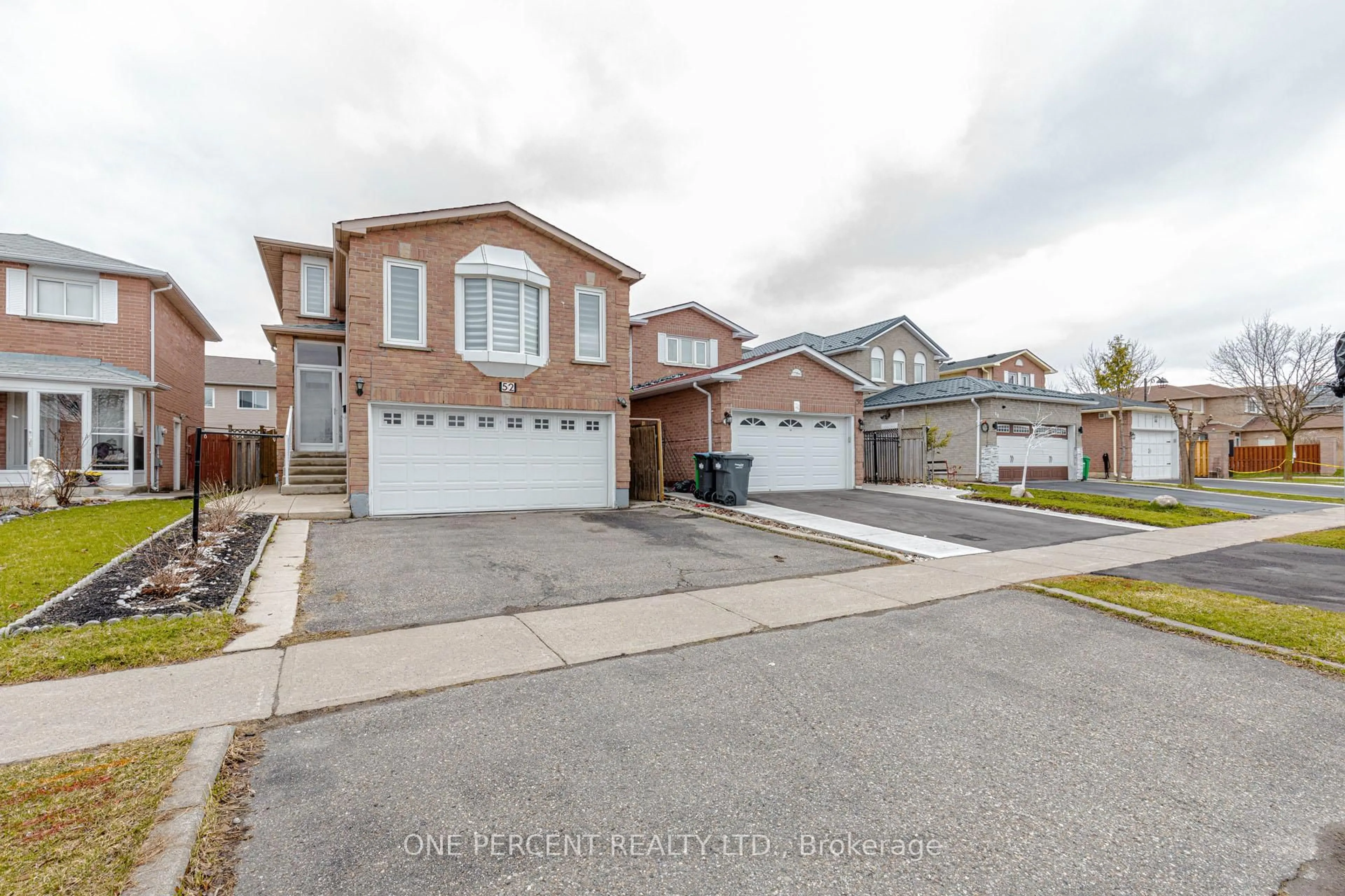A pic from outside/outdoor area/front of a property/back of a property/a pic from drone, street for 52 Timberlane Dr, Brampton Ontario L6Y 4B6