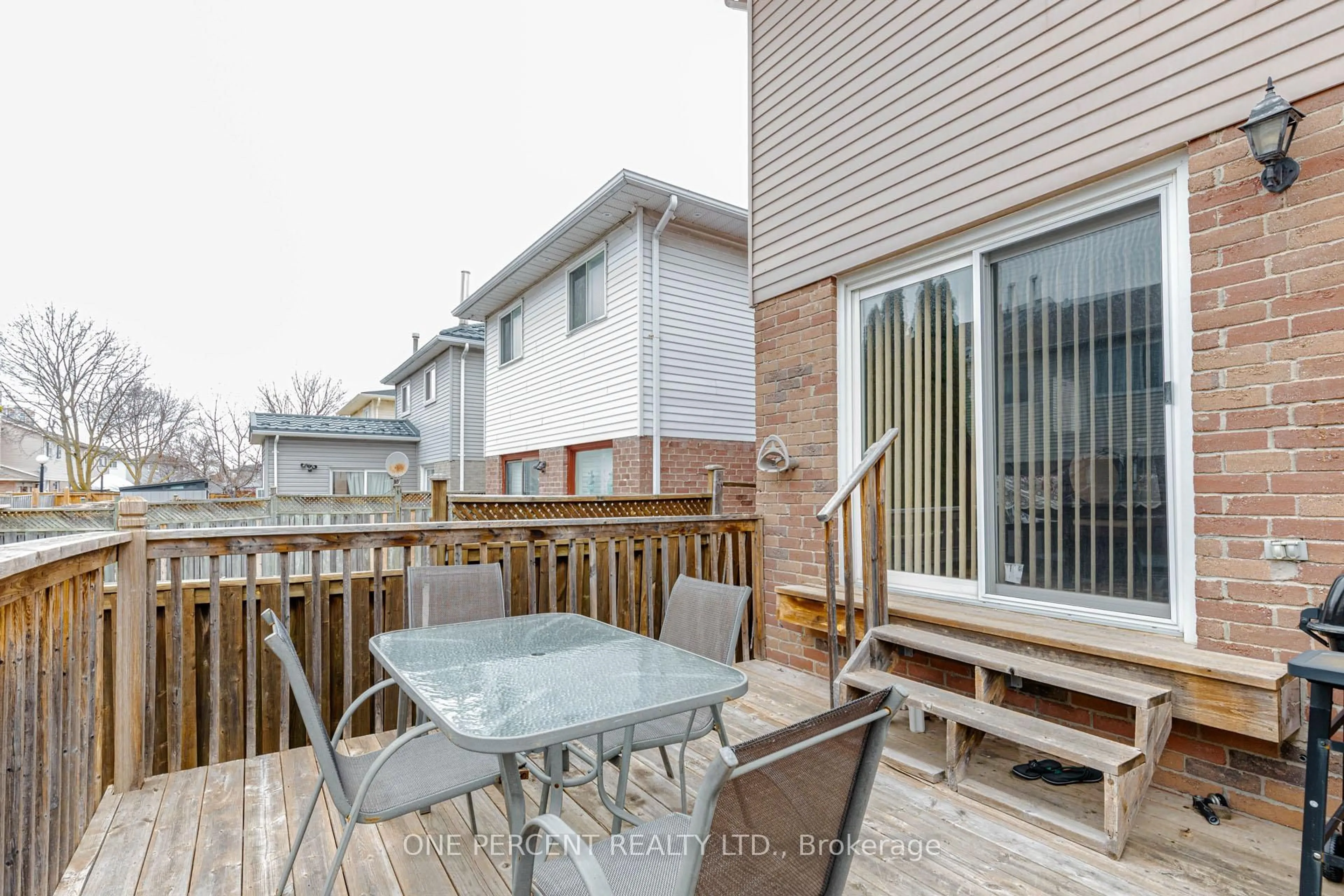 Patio, street for 52 Timberlane Dr, Brampton Ontario L6Y 4B6