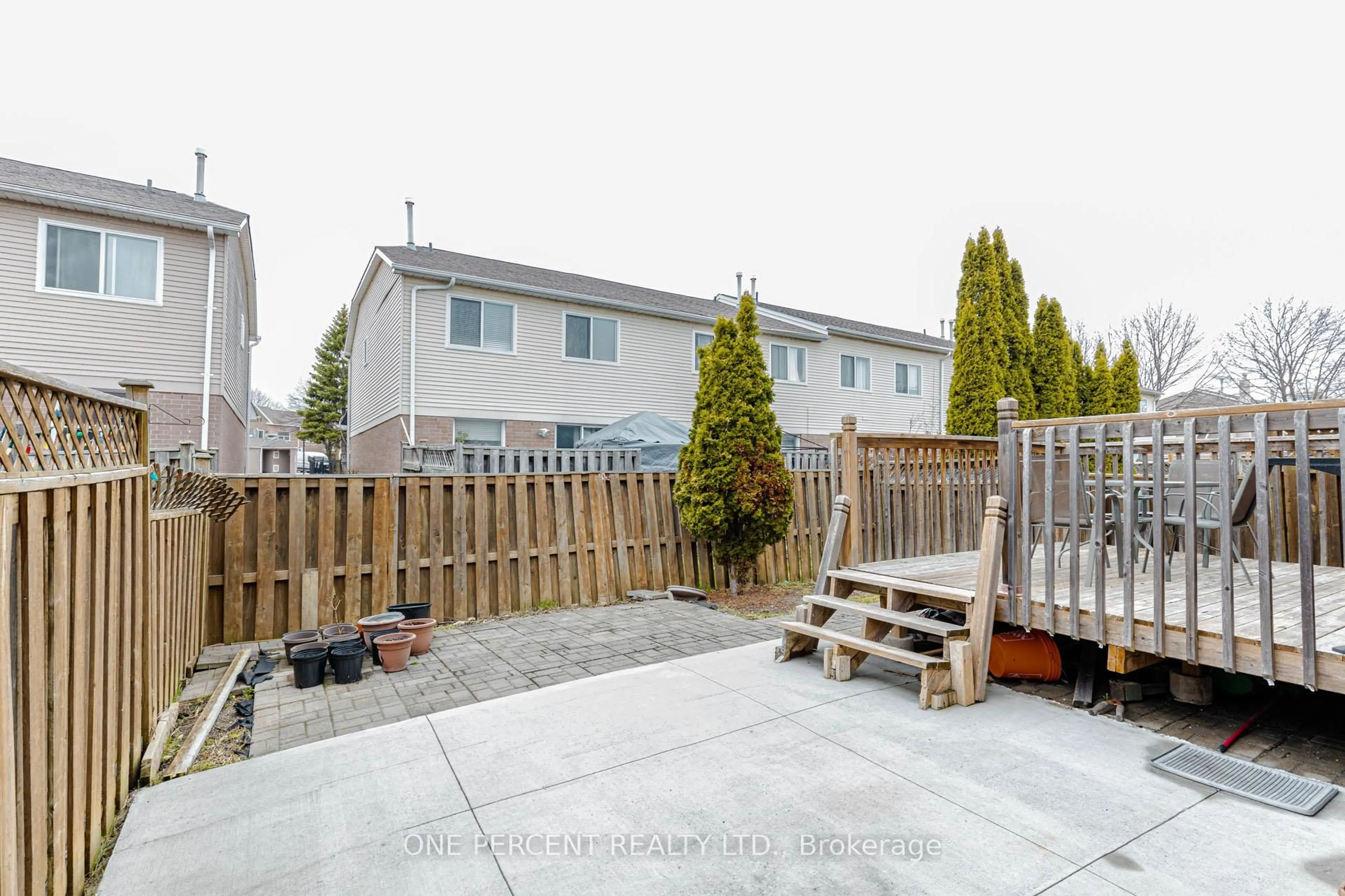 Patio, street for 52 Timberlane Dr, Brampton Ontario L6Y 4B6