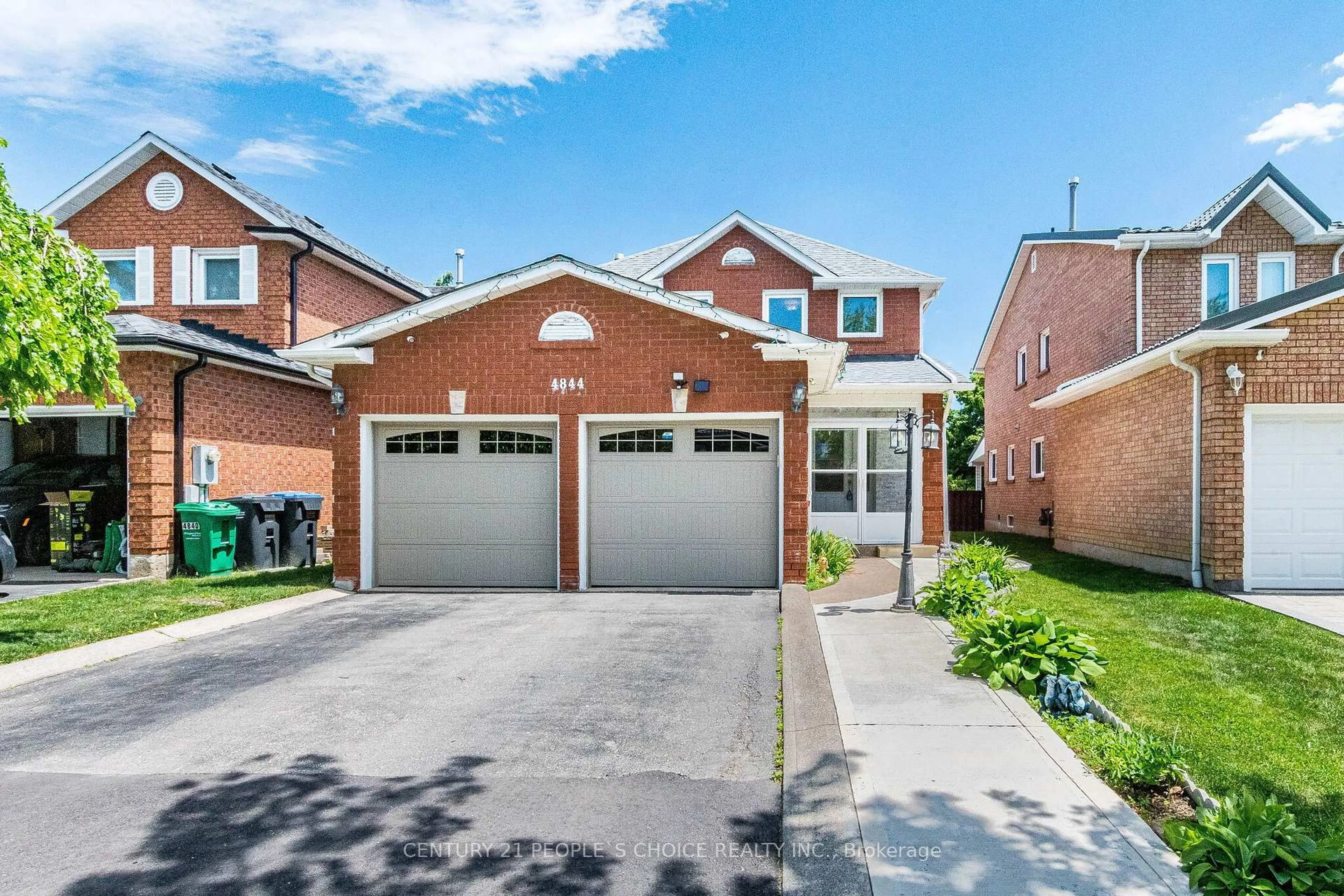 Home with brick exterior material, street for 4844 Owl Circ, Mississauga Ontario L4Z 2P7
