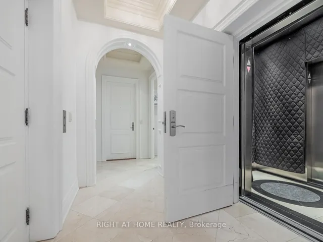 2095 Lake Shore Blvd #LPH19, Toronto 3