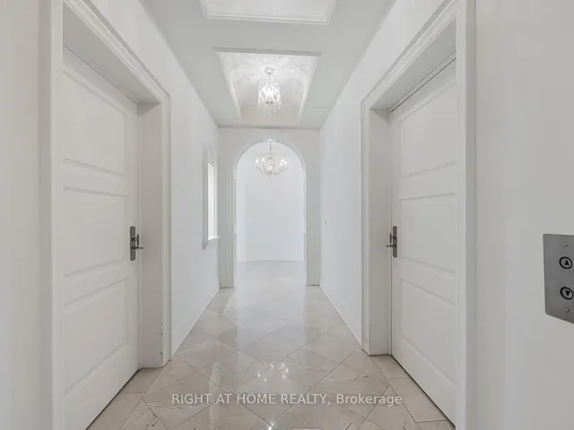 2095 Lake Shore Blvd #LPH19, Toronto 4