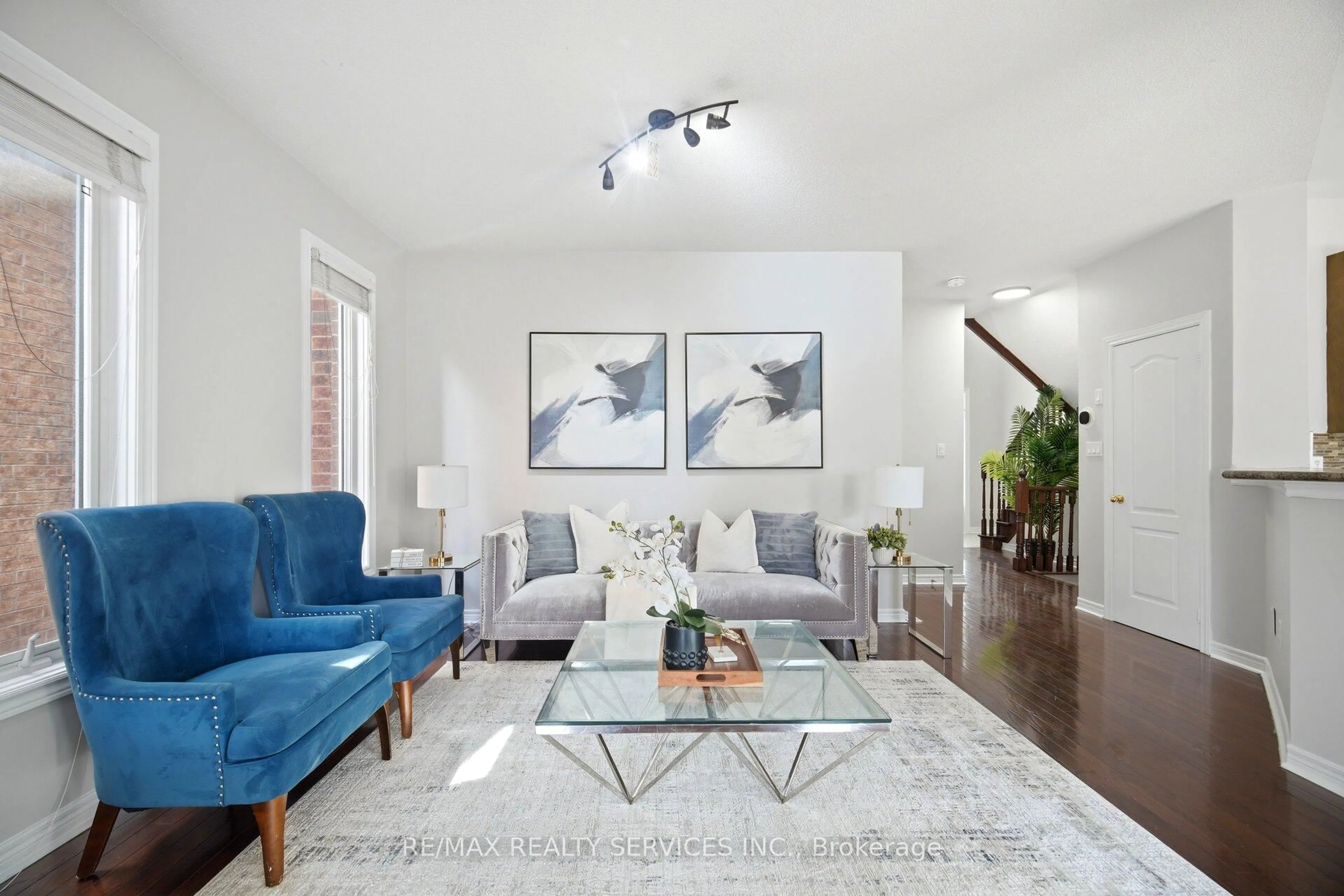 Living room with furniture, unknown for 16 Lagrotto Rd, Brampton Ontario L6V 4S7