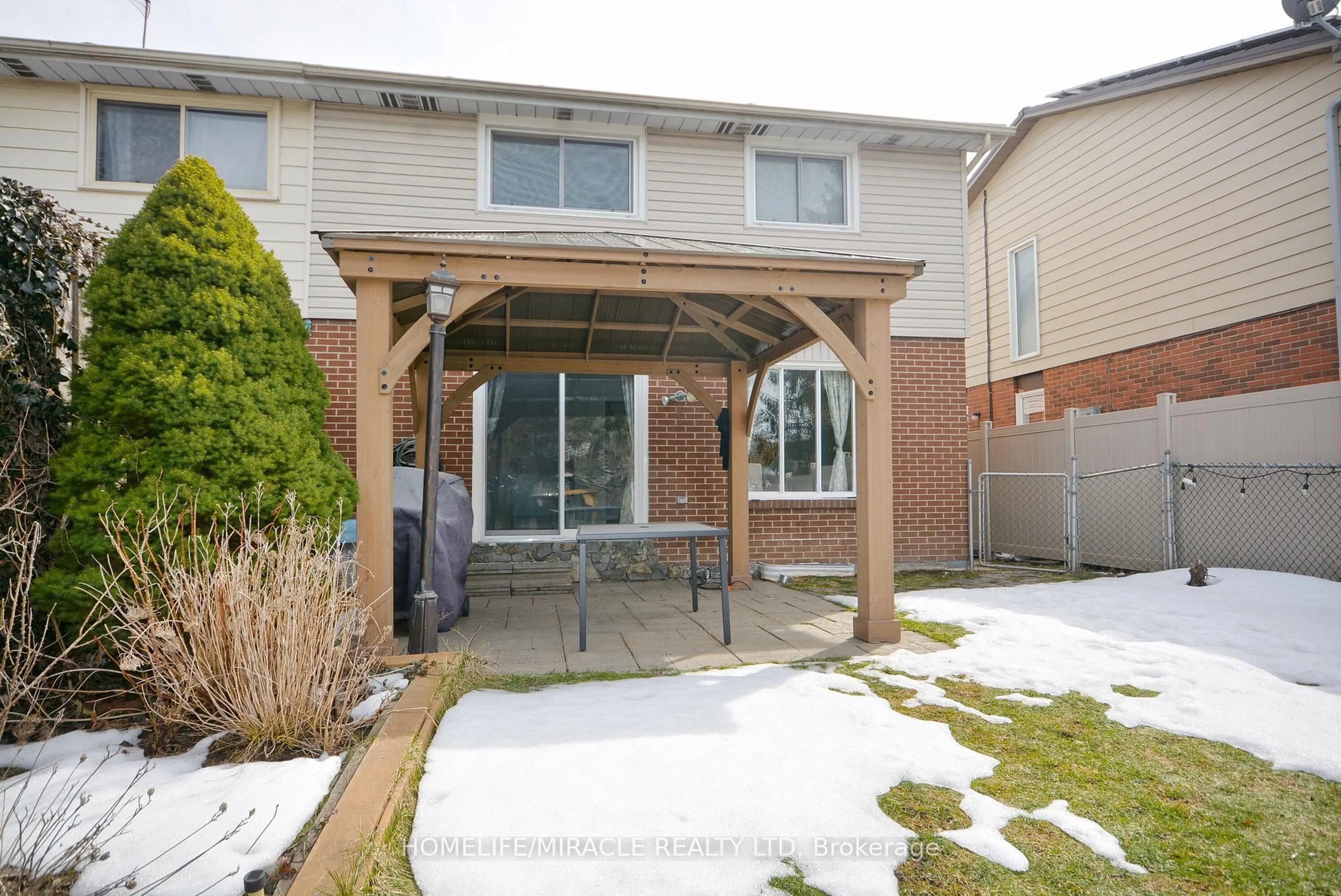 Patio, street for 2335 Council Ring Rd, Mississauga Ontario L5L 1B9
