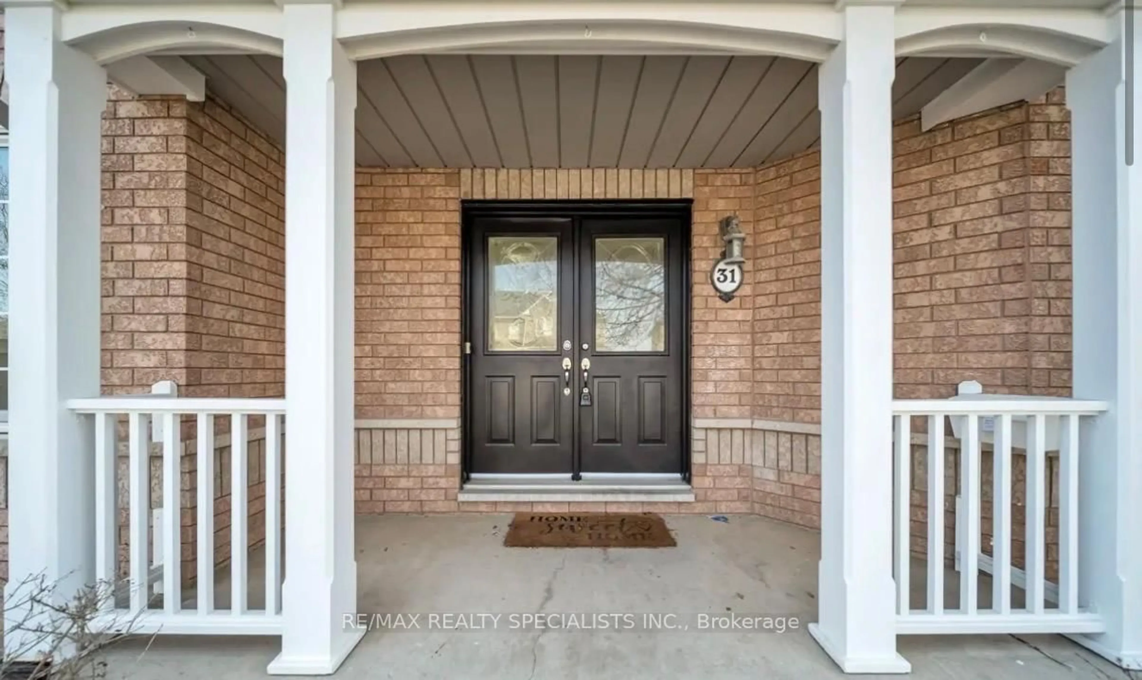 Indoor entryway for 31 Bramcedar Cres, Brampton Ontario L7A 1T3