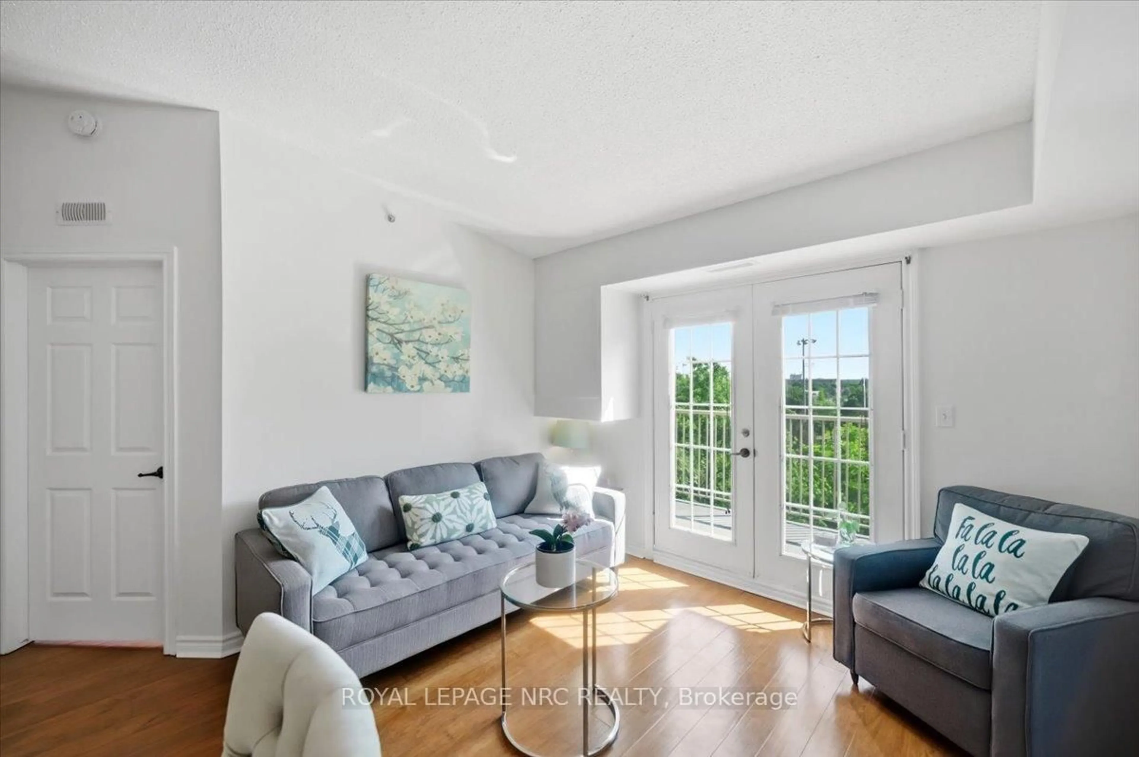 Living room with furniture, unknown for 1450 Bishops Gate #409, Oakville Ontario L6M 4N1