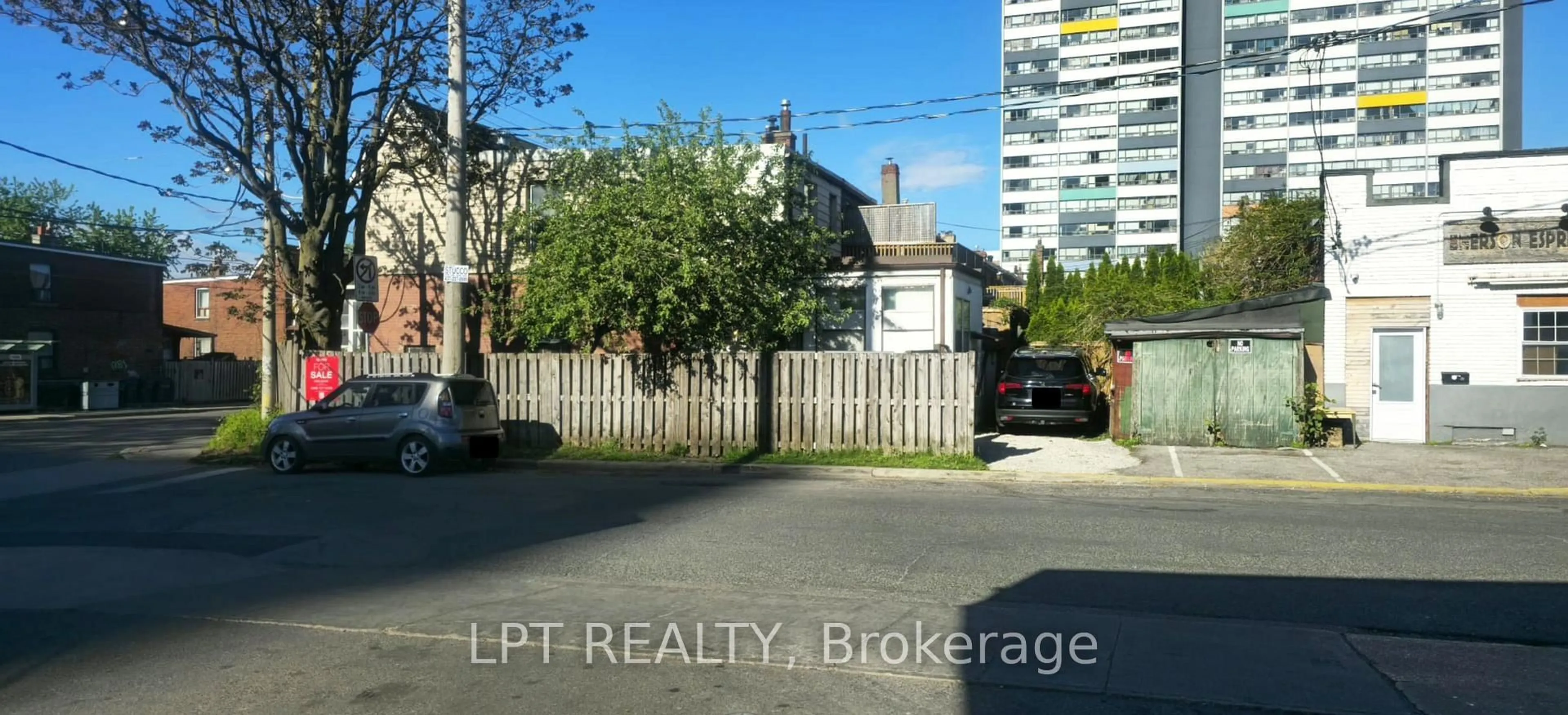 Blurry image for 1314 Dupont St, Toronto Ontario M6H 2A7