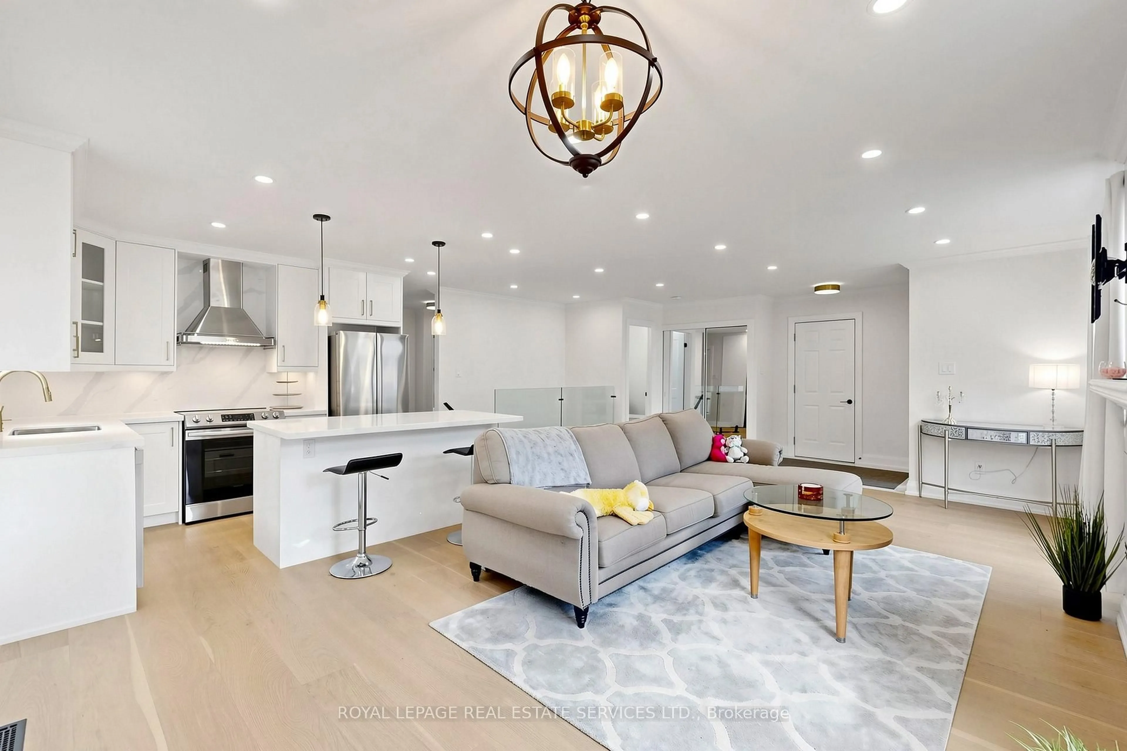 Open concept kitchen, unknown for 123 Mill St, Halton Hills Ontario L7G 2C7