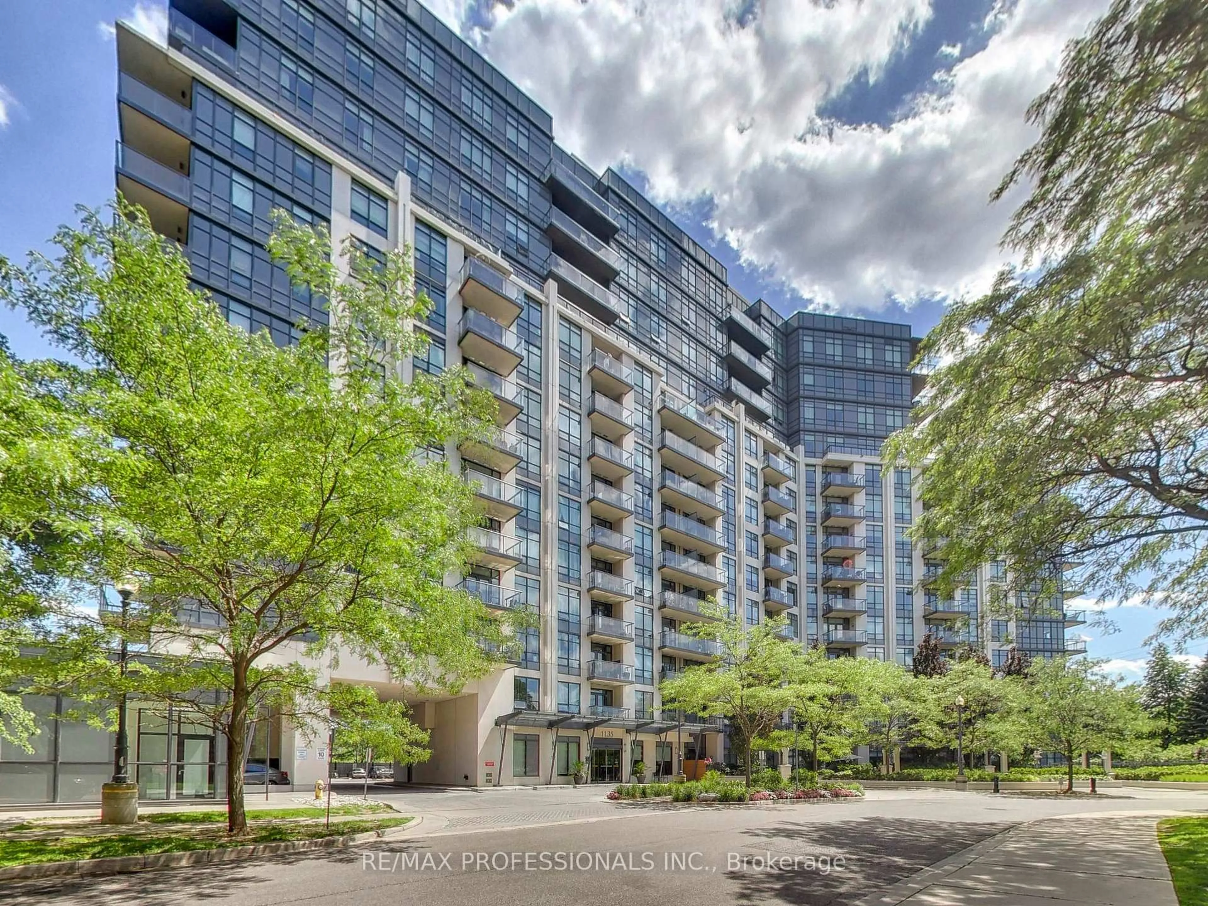 Unknown for 1135 Royal York Rd #711, Toronto Ontario M9A 0C3
