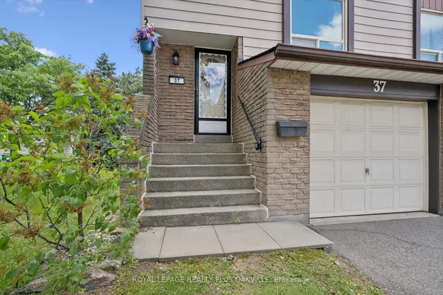1221 Dundix Rd #37, Mississauga 4