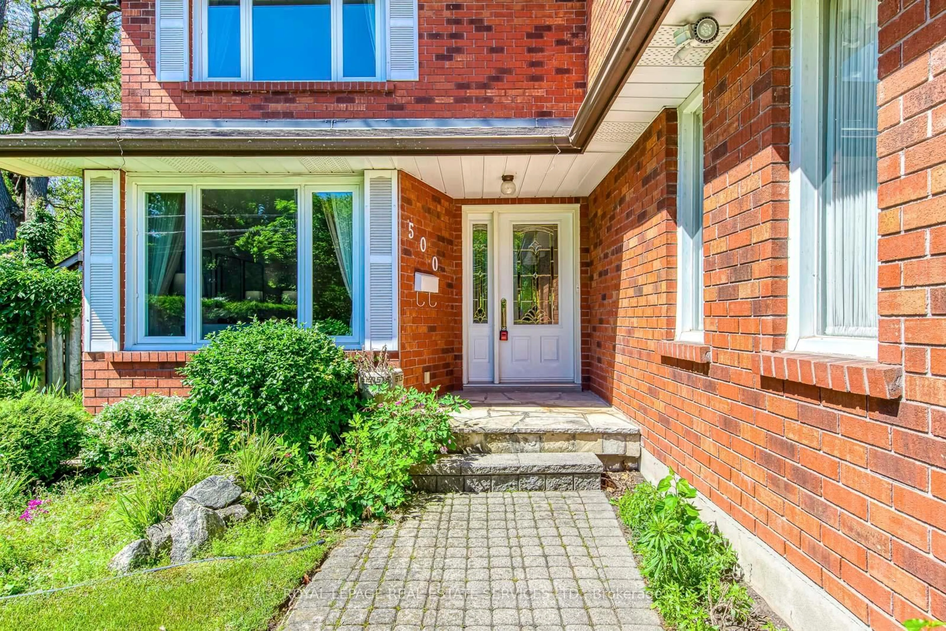 Home with brick exterior material, street for 500 Woodview Rd, Burlington Ontario L7N 3P9