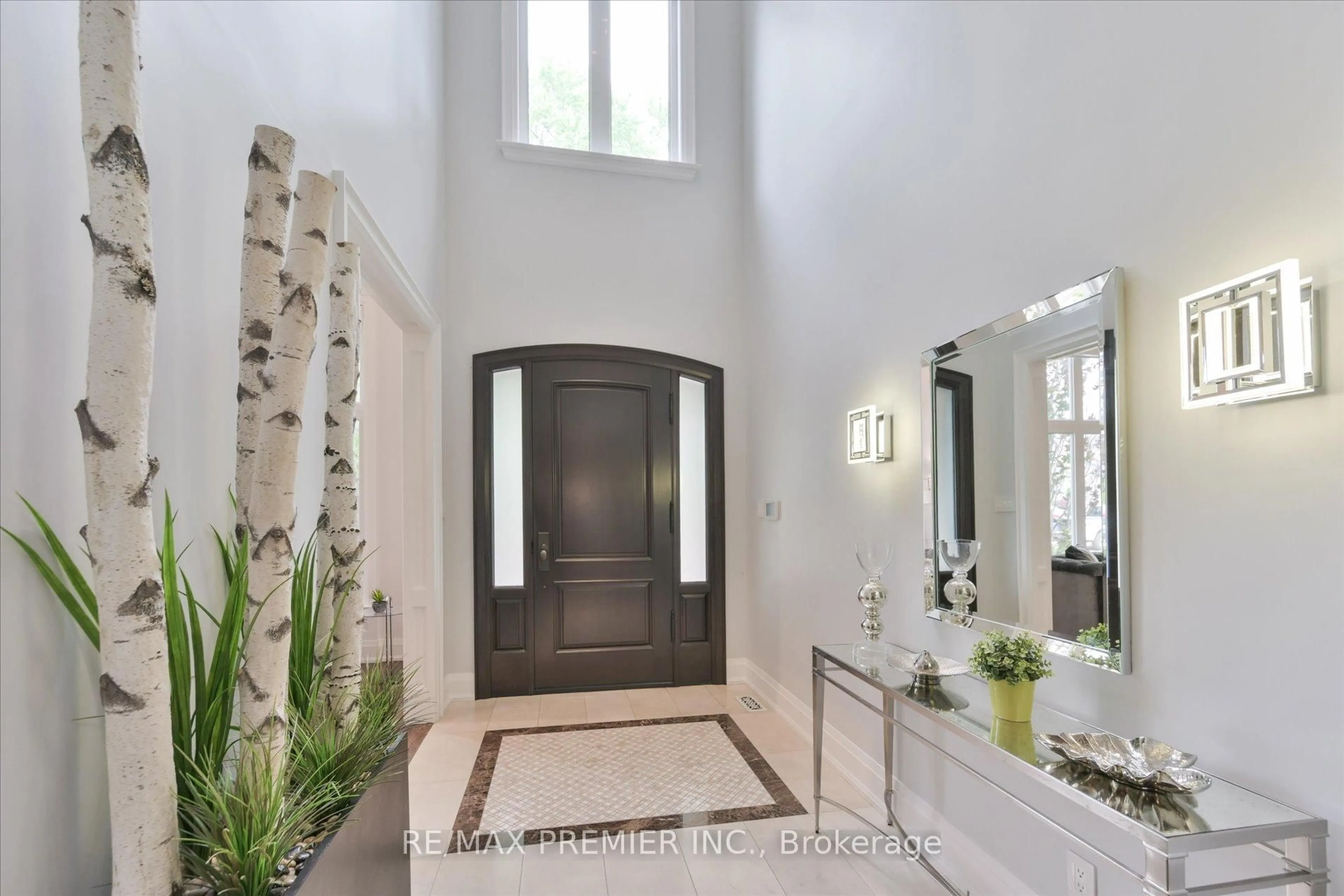 Indoor entryway for 3 Cowley Ave, Toronto Ontario M9B 2C9