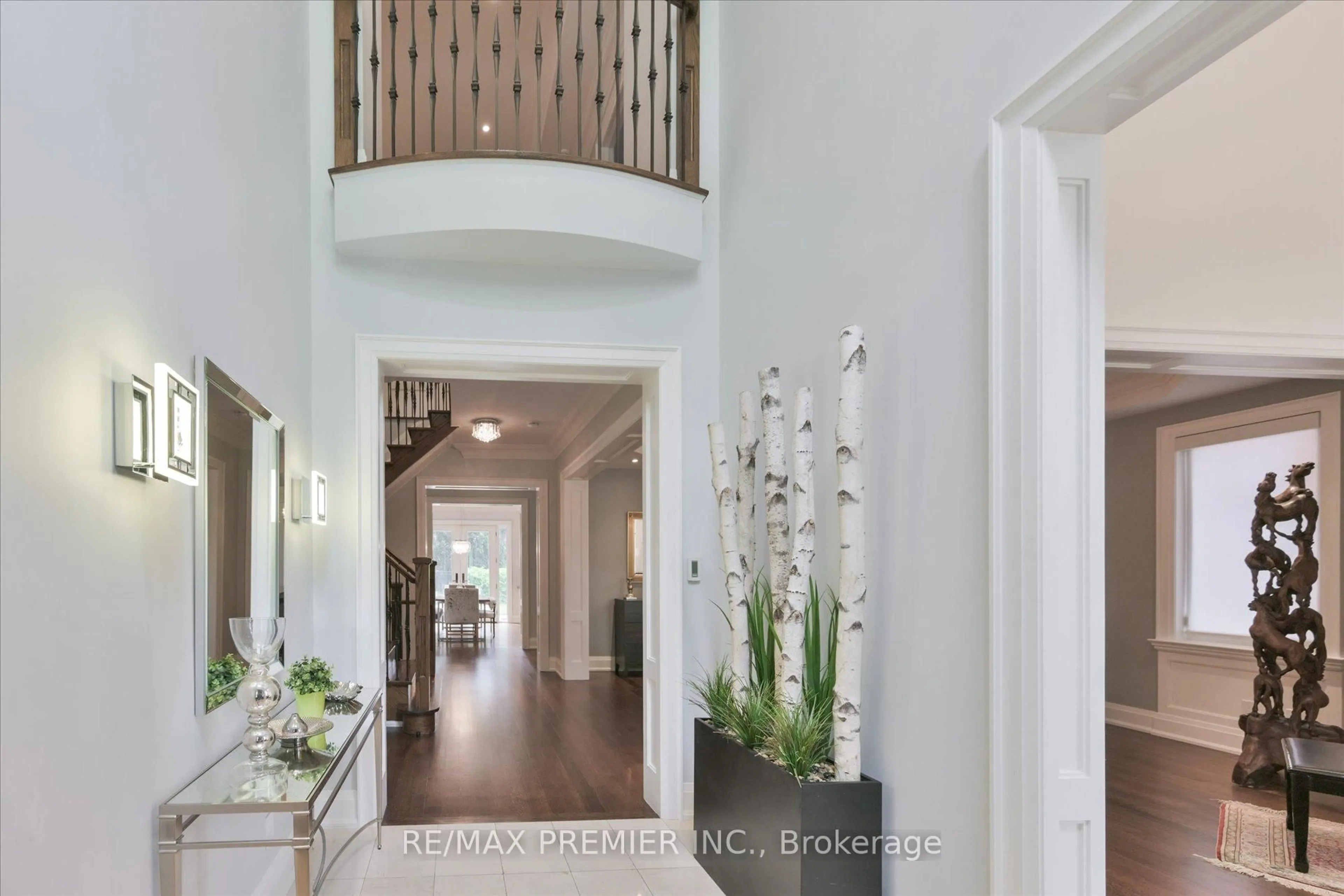Indoor entryway for 3 Cowley Ave, Toronto Ontario M9B 2C9