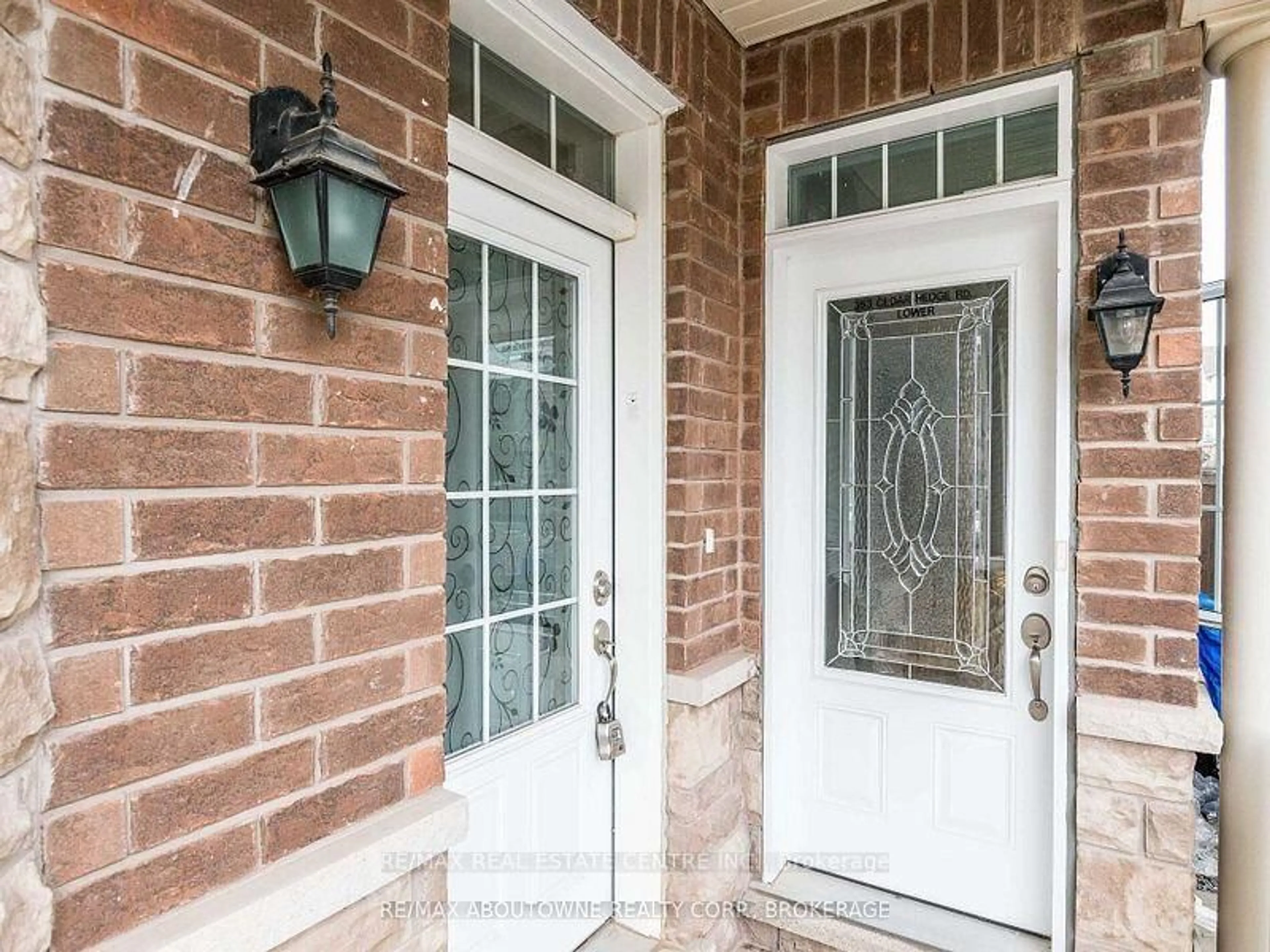 Home with brick exterior material, street for 353 CEDAR HEDGE Rd, Milton Ontario L9T 8Y4