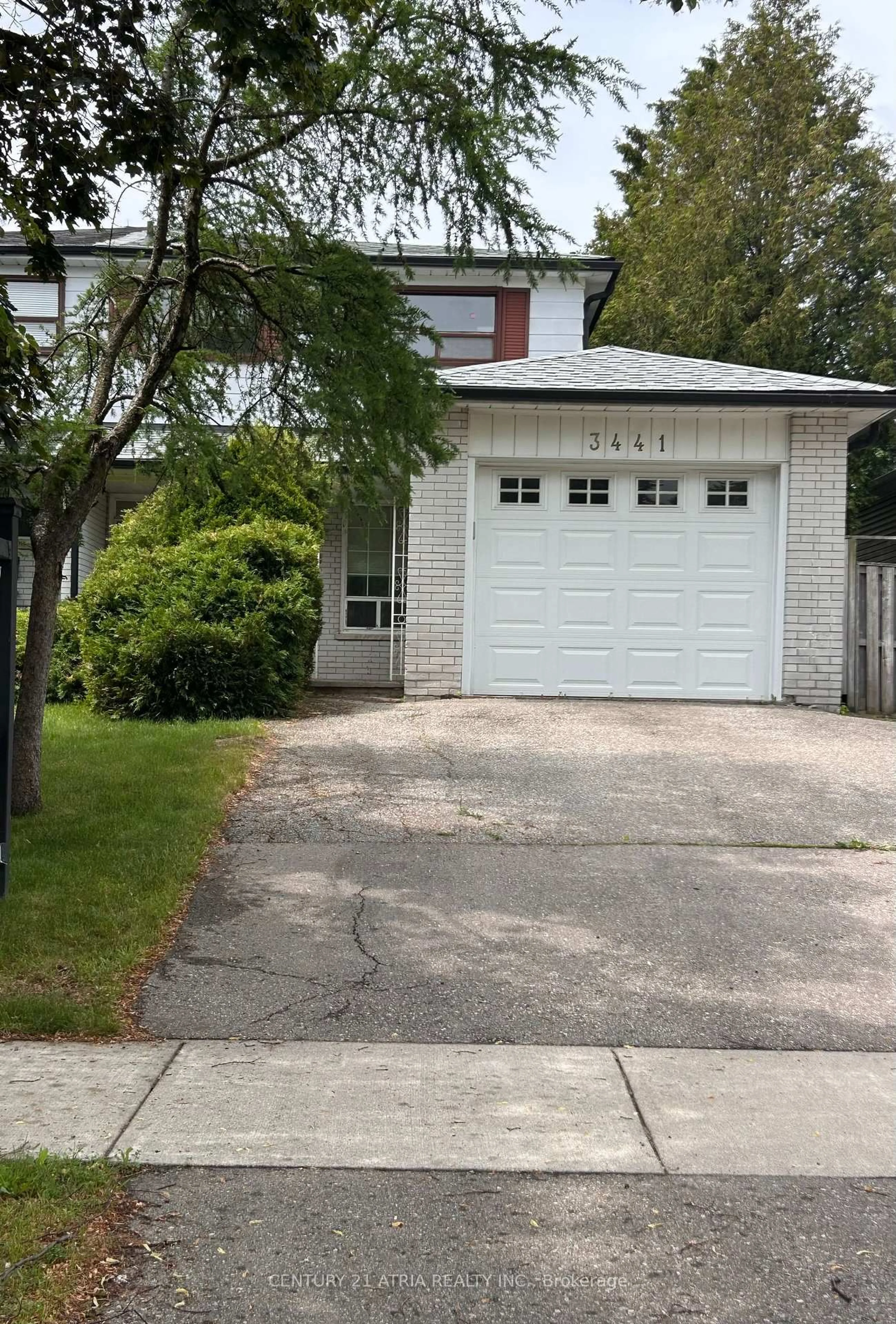 Unknown for 3441 Oakglade Cres, Mississauga Ontario L5C 1X4