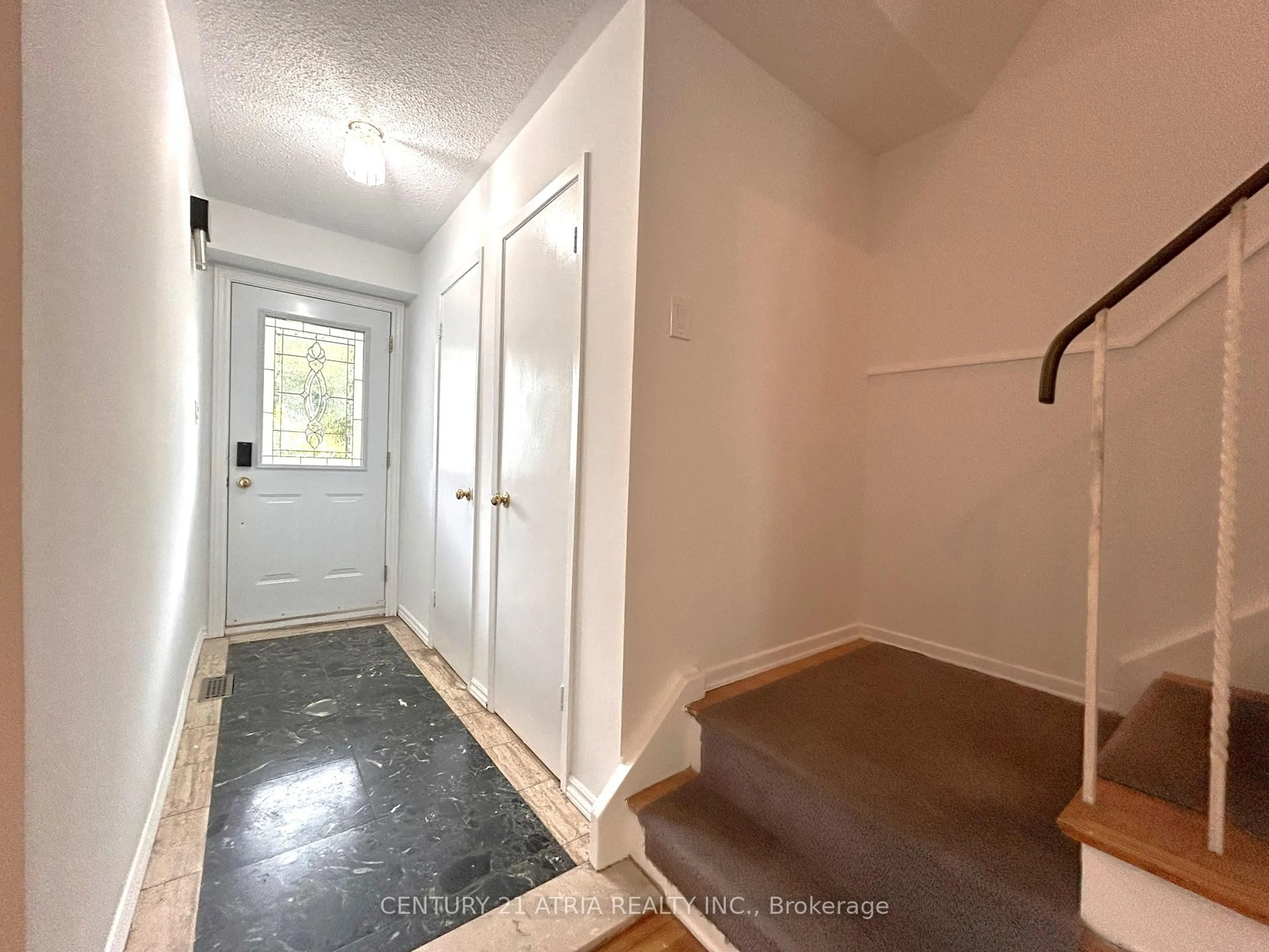 Unknown for 3441 Oakglade Cres, Mississauga Ontario L5C 1X4