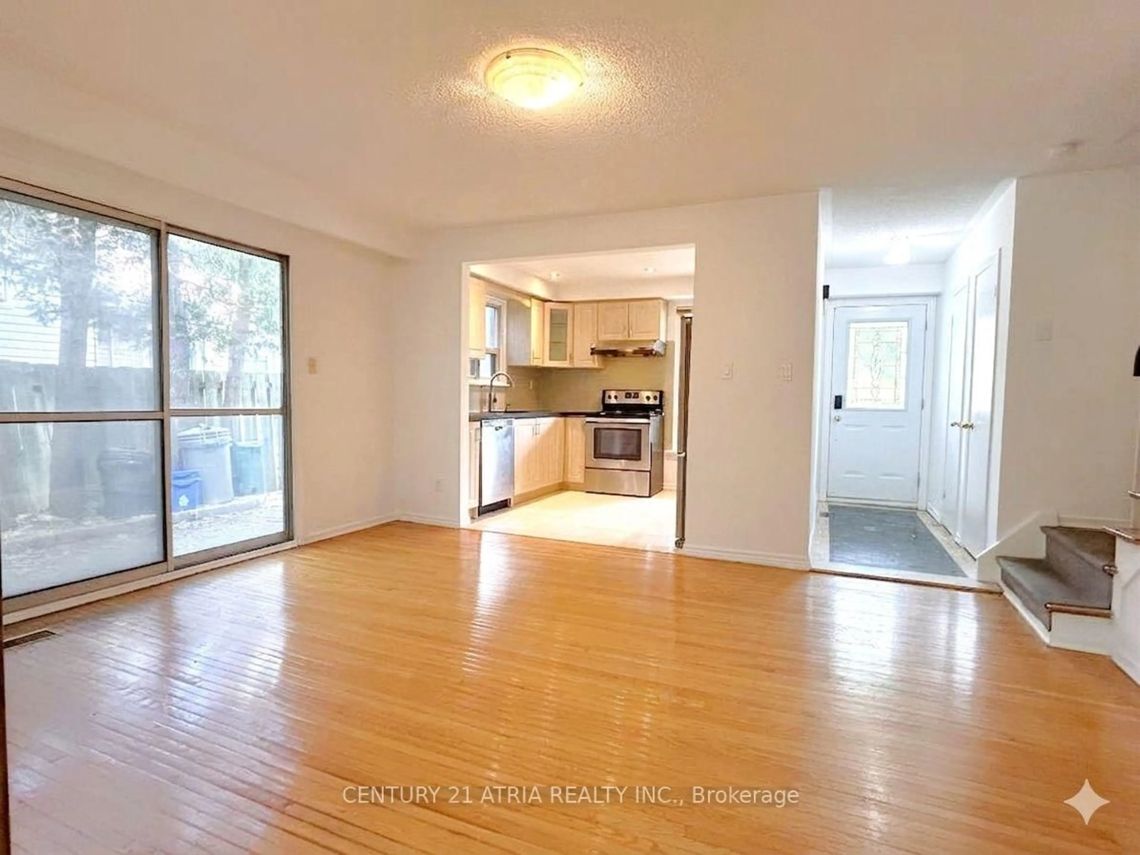 A pic of a room for 3441 Oakglade Cres, Mississauga Ontario L5C 1X4
