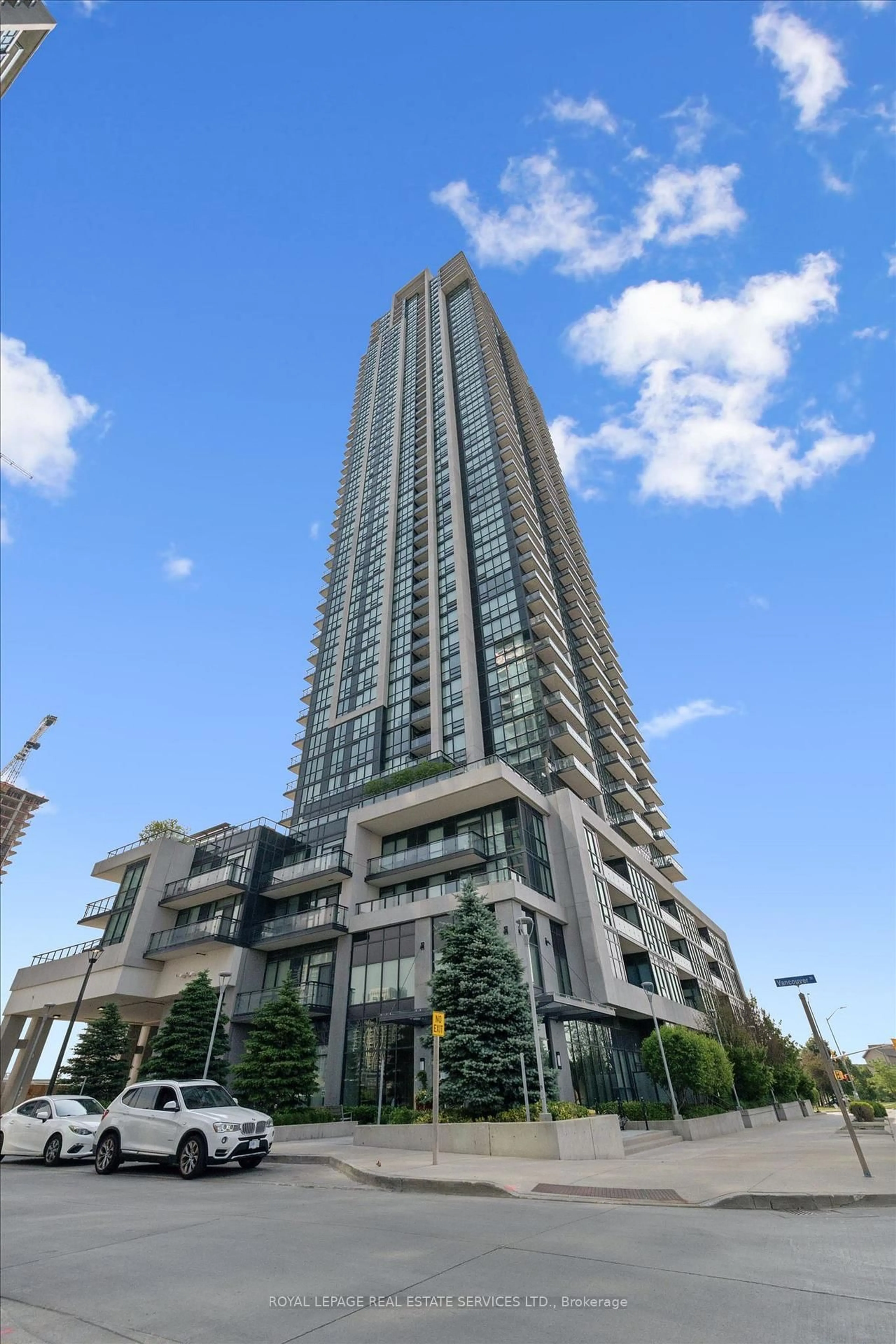 Indoor foyer for 3975 Grand Park Dr #2503, Mississauga Ontario L5B 0K4