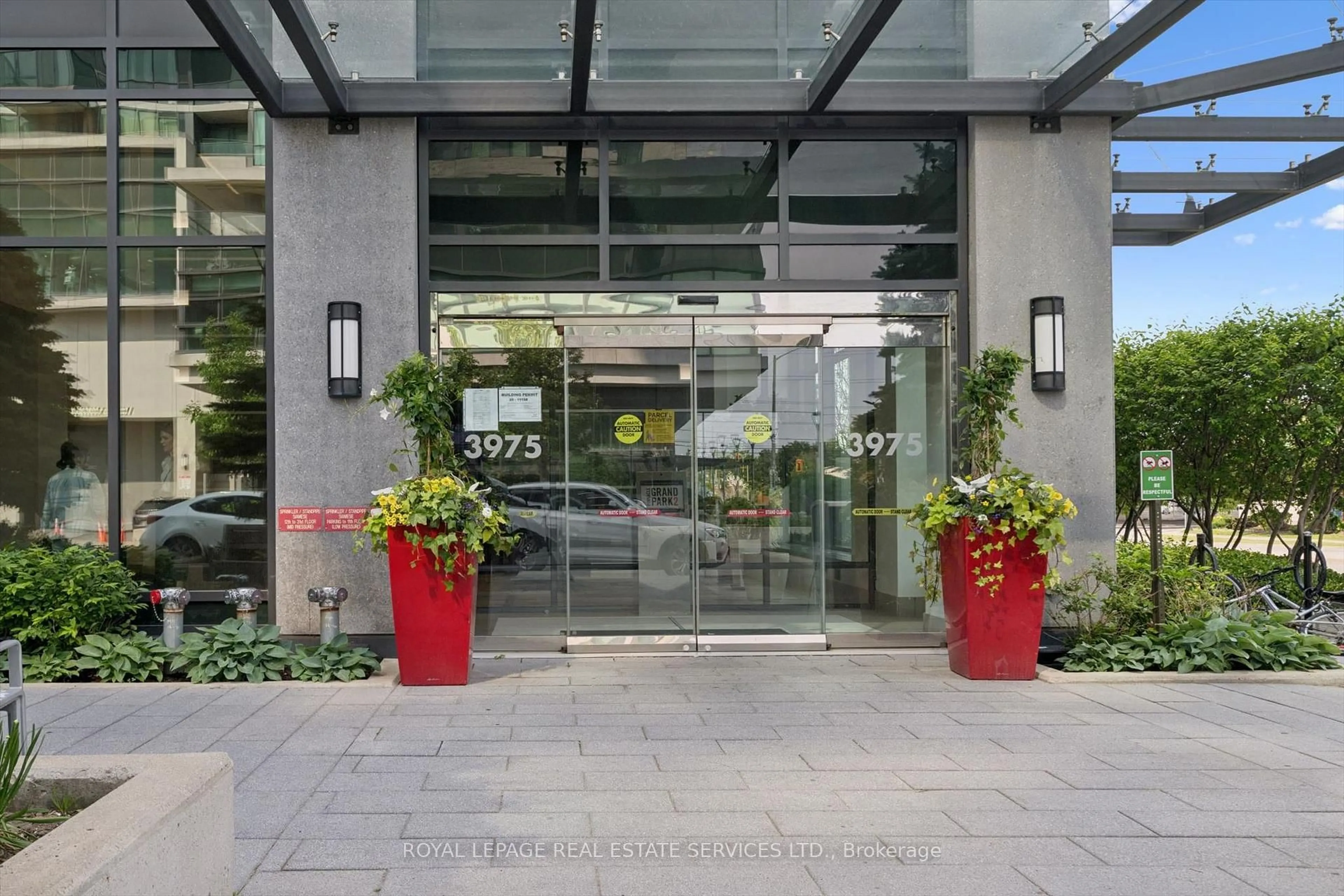 Indoor foyer for 3975 Grand Park Dr #2503, Mississauga Ontario L5B 0K4