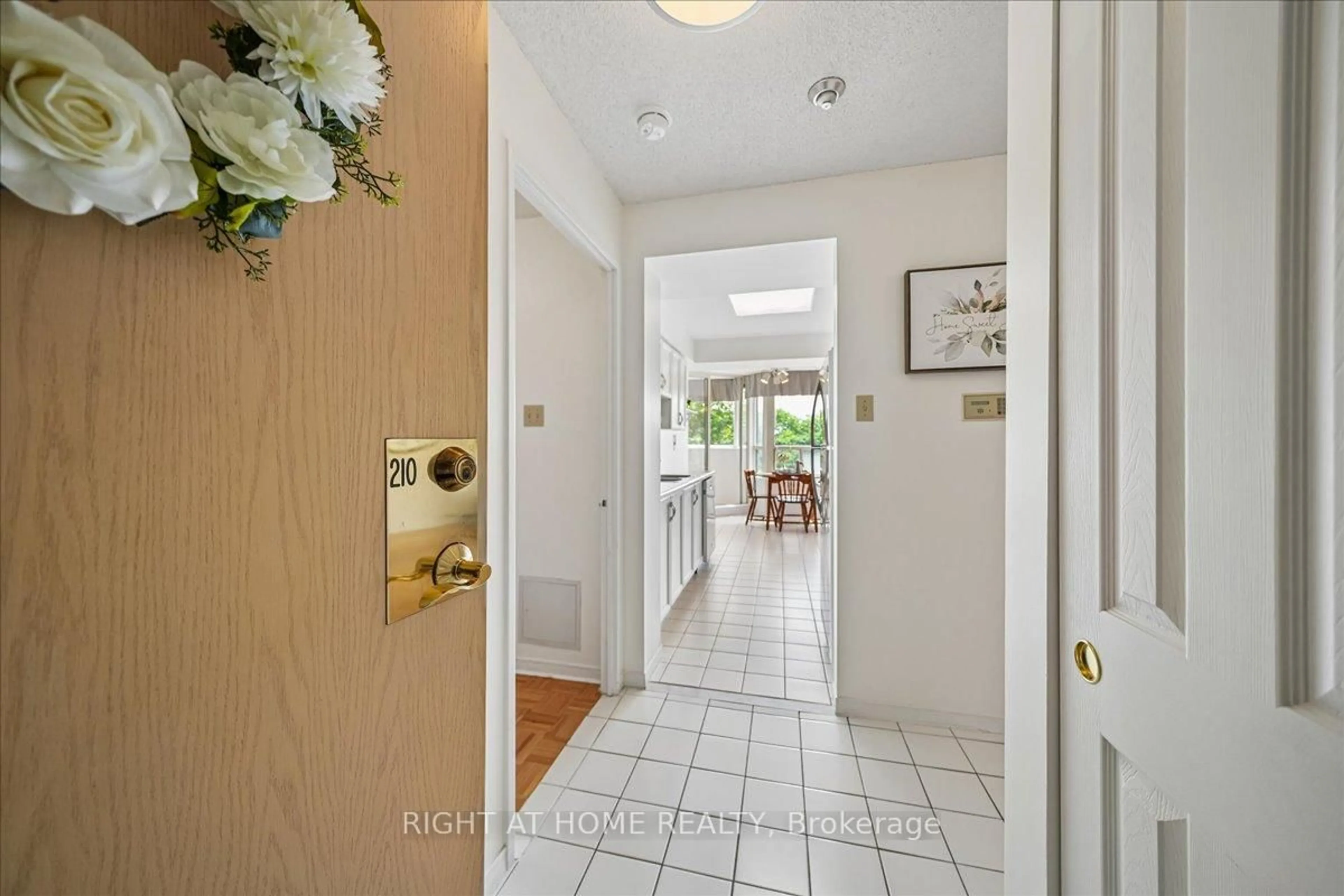 Indoor entryway for 400 Webb Dr #210, Mississauga Ontario L5B 3Z7