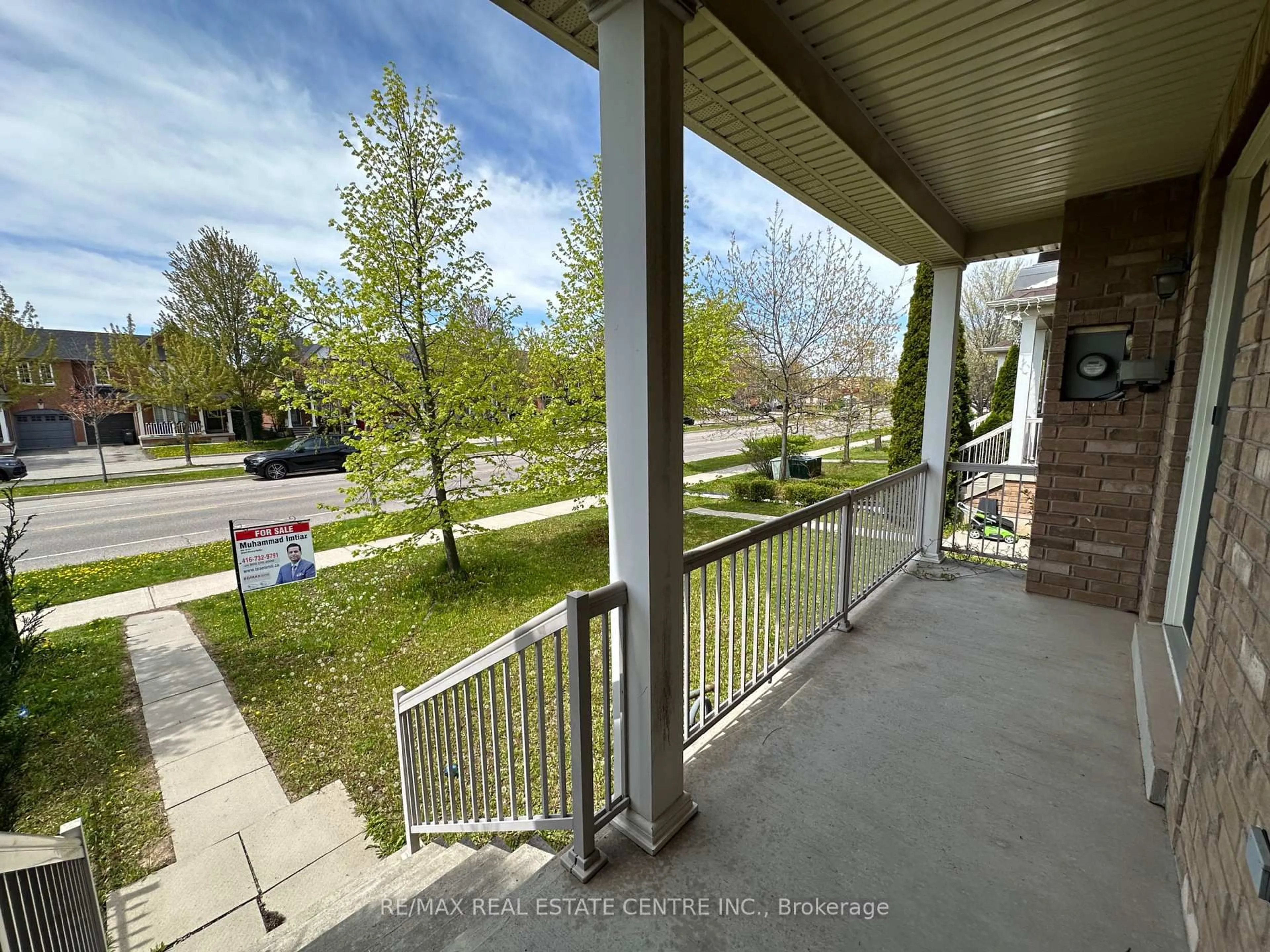 Patio, street for 2491 Postmaster Dr, Oakville Ontario L6M 0L5