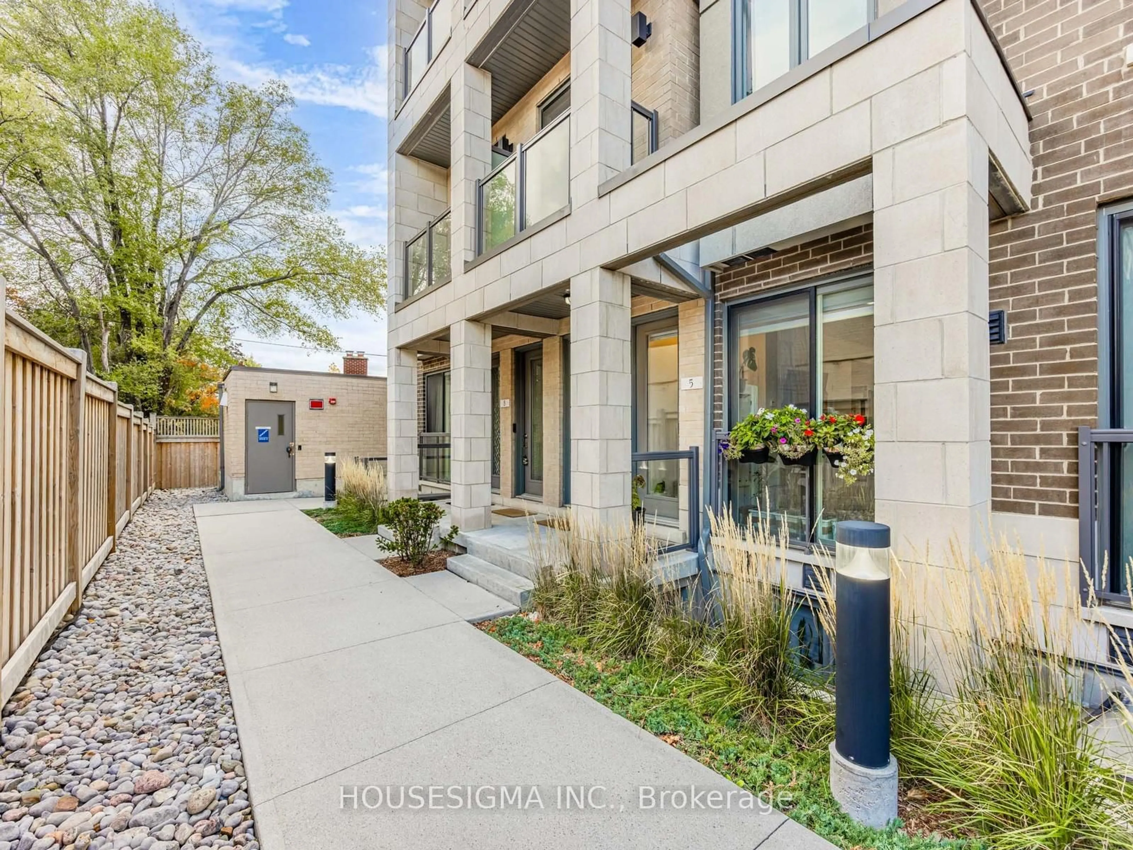 Home with brick exterior material, street for 713 Lawrence Ave #5, Toronto Ontario M6A 1B4