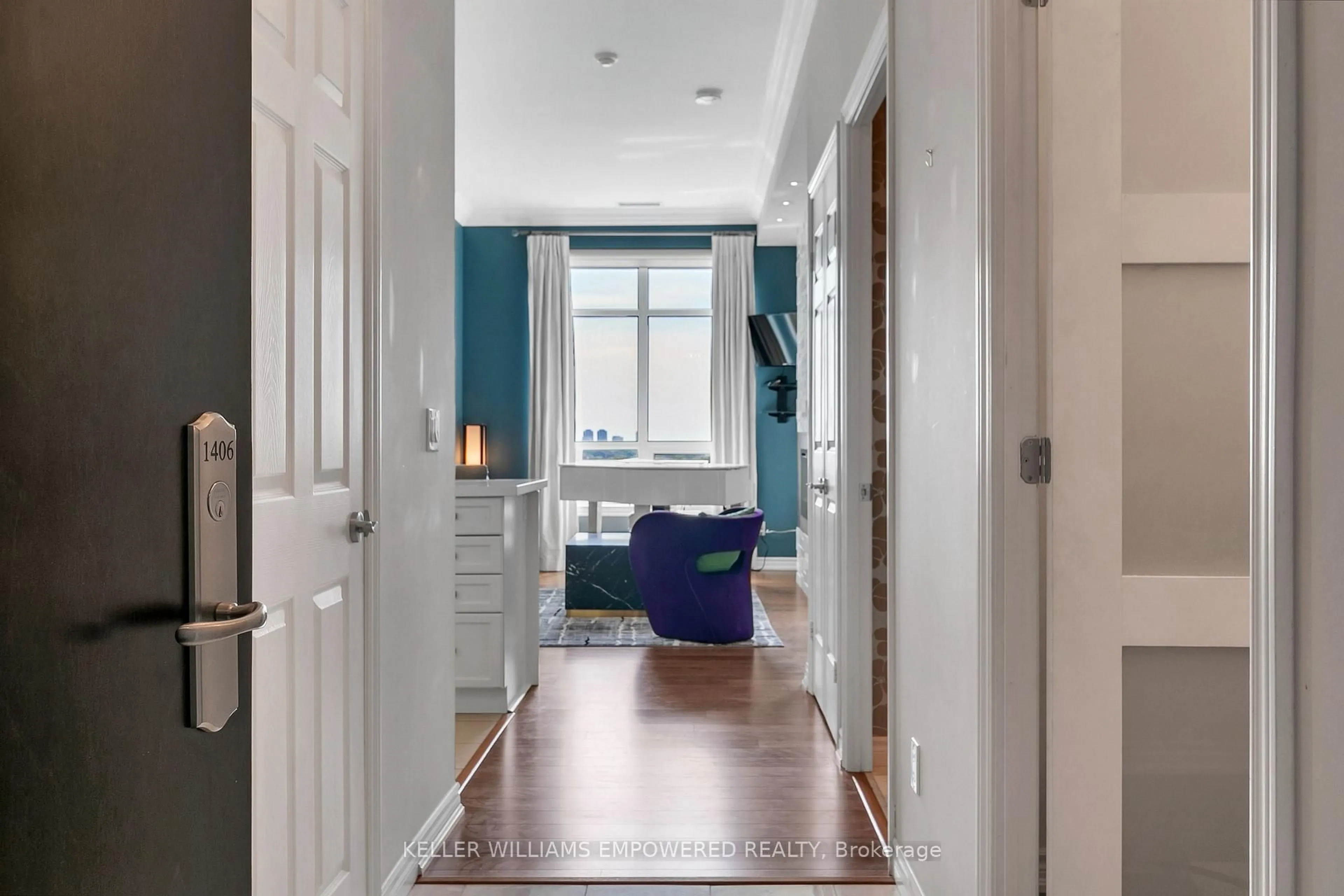 Indoor entryway for 1135 Royal York Rd #1406, Toronto Ontario M9A 0C3