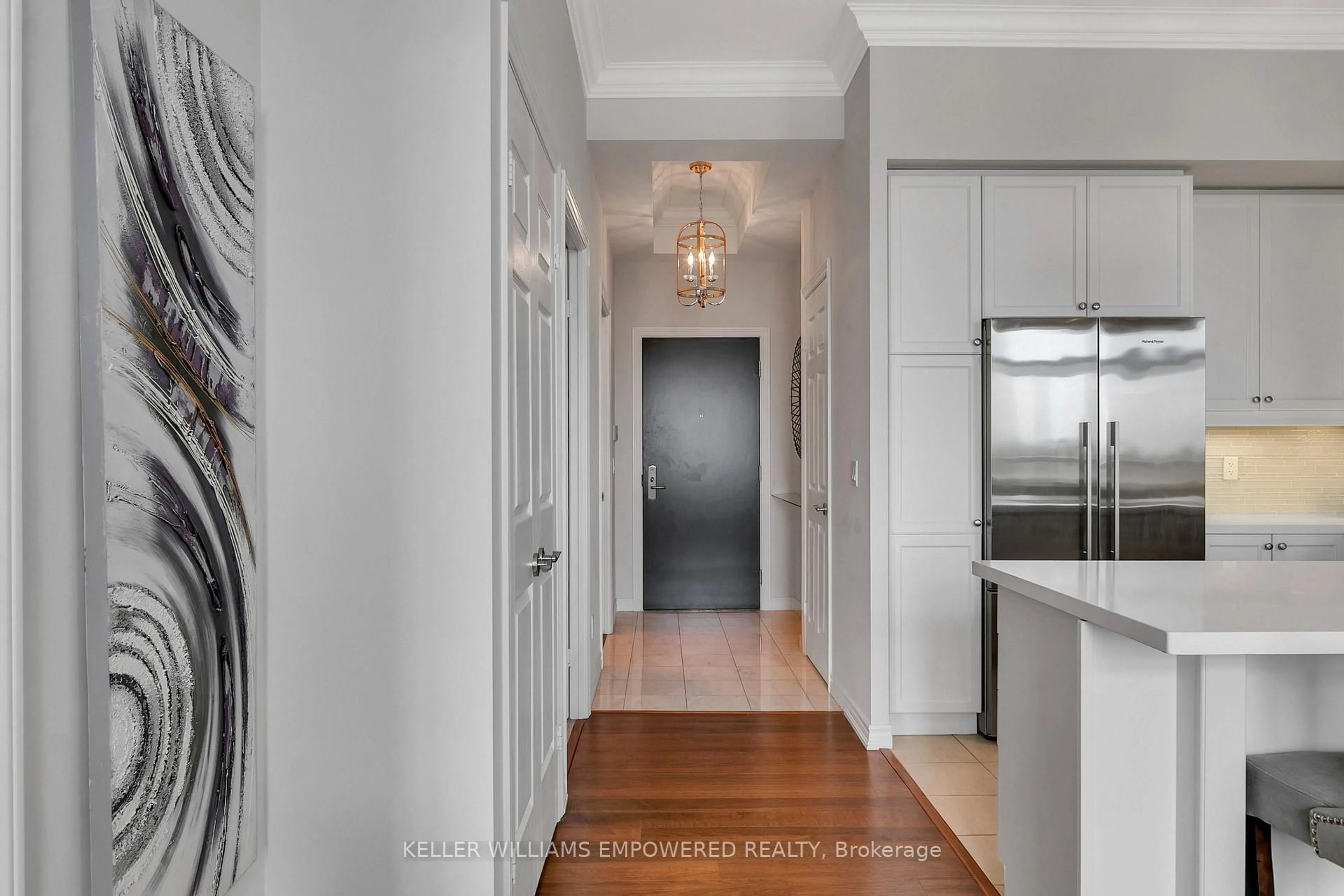 Indoor entryway for 1135 Royal York Rd #1406, Toronto Ontario M9A 0C3