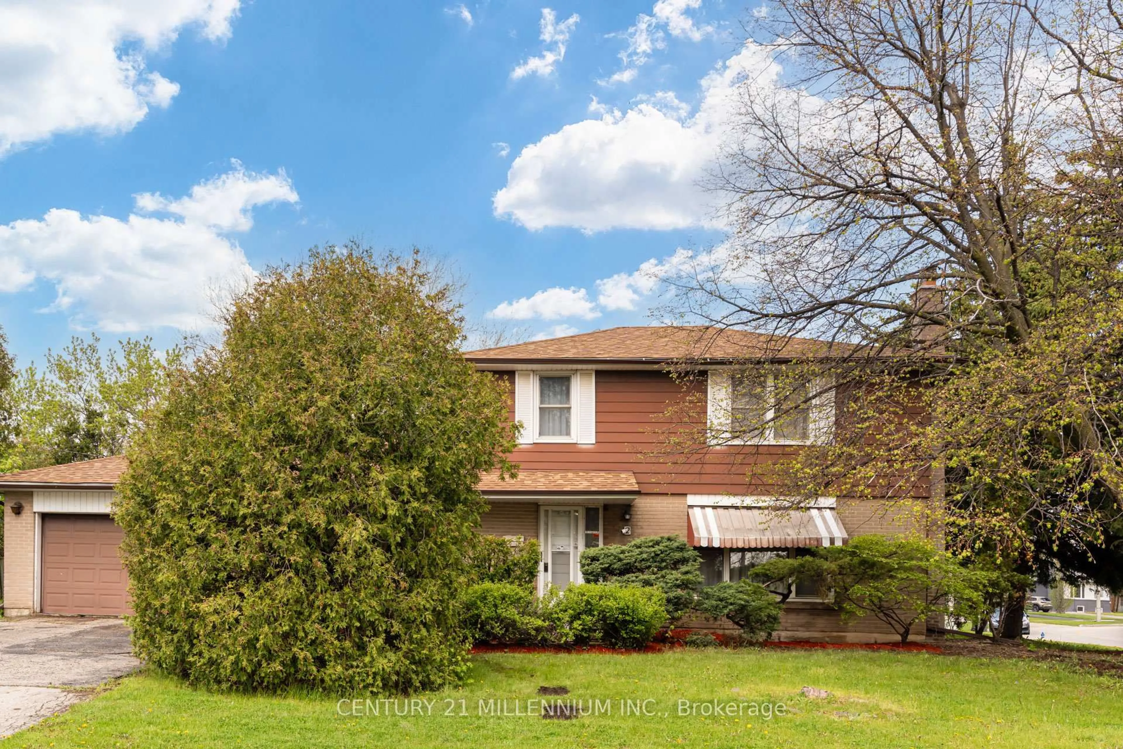Home with brick exterior material, street for 2 Durham Cres, Brampton Ontario L6T 2X6