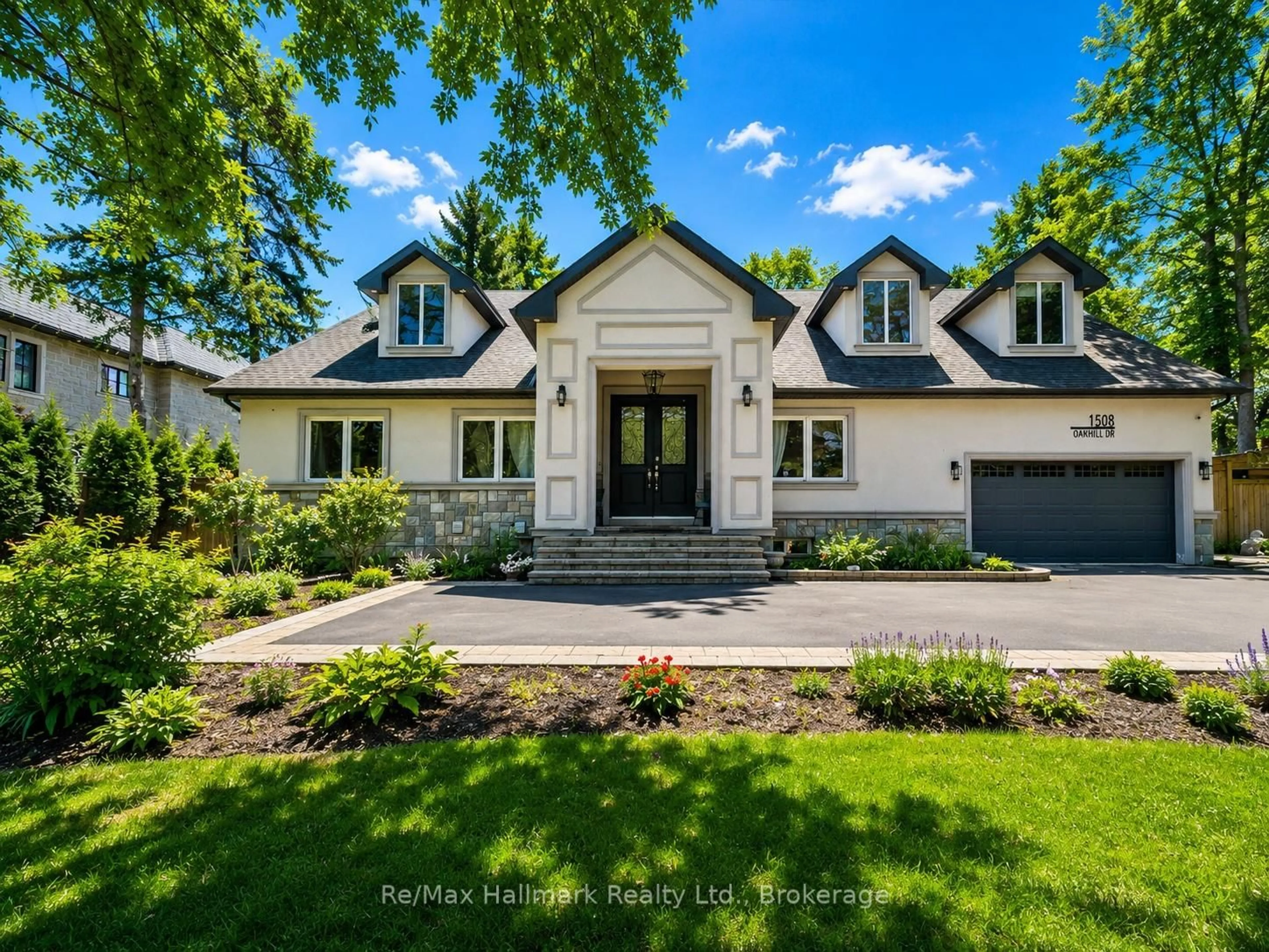 Home with brick exterior material, street for 1508 Oakhill Dr, Oakville Ontario L6J 1Y5