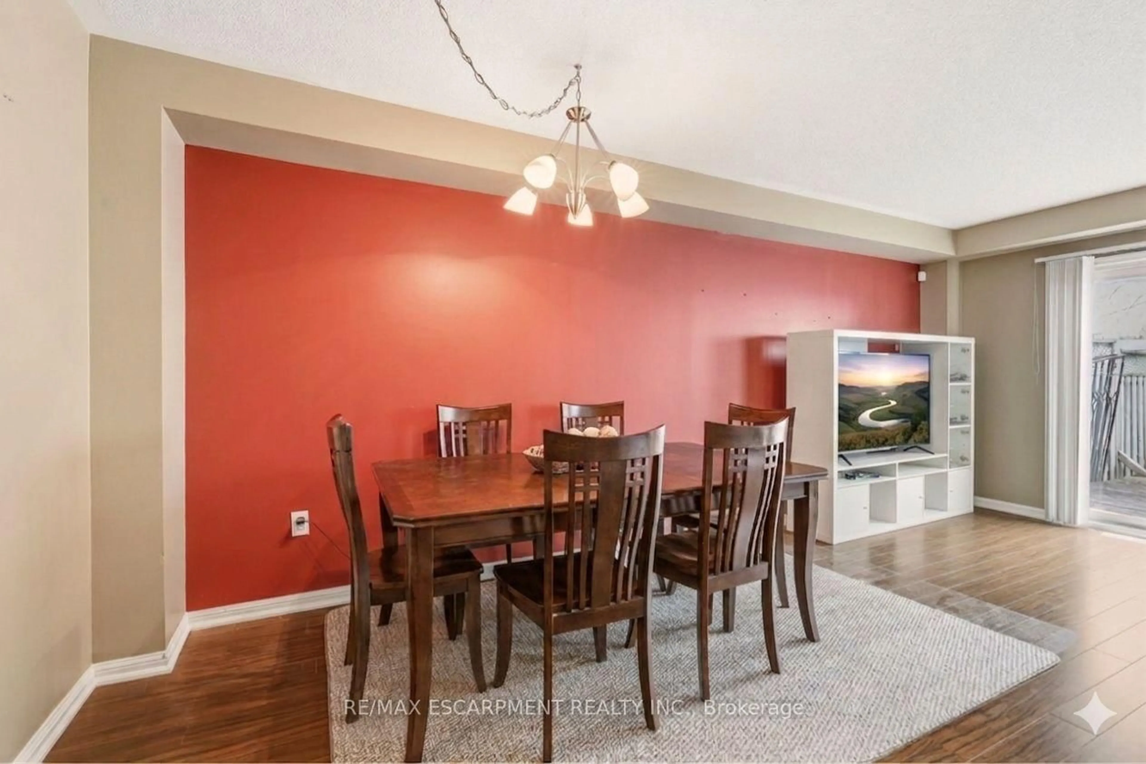 Dining room, wood/laminate floor for 4413 Peter Dr, Burlington Ontario L7L 6S6