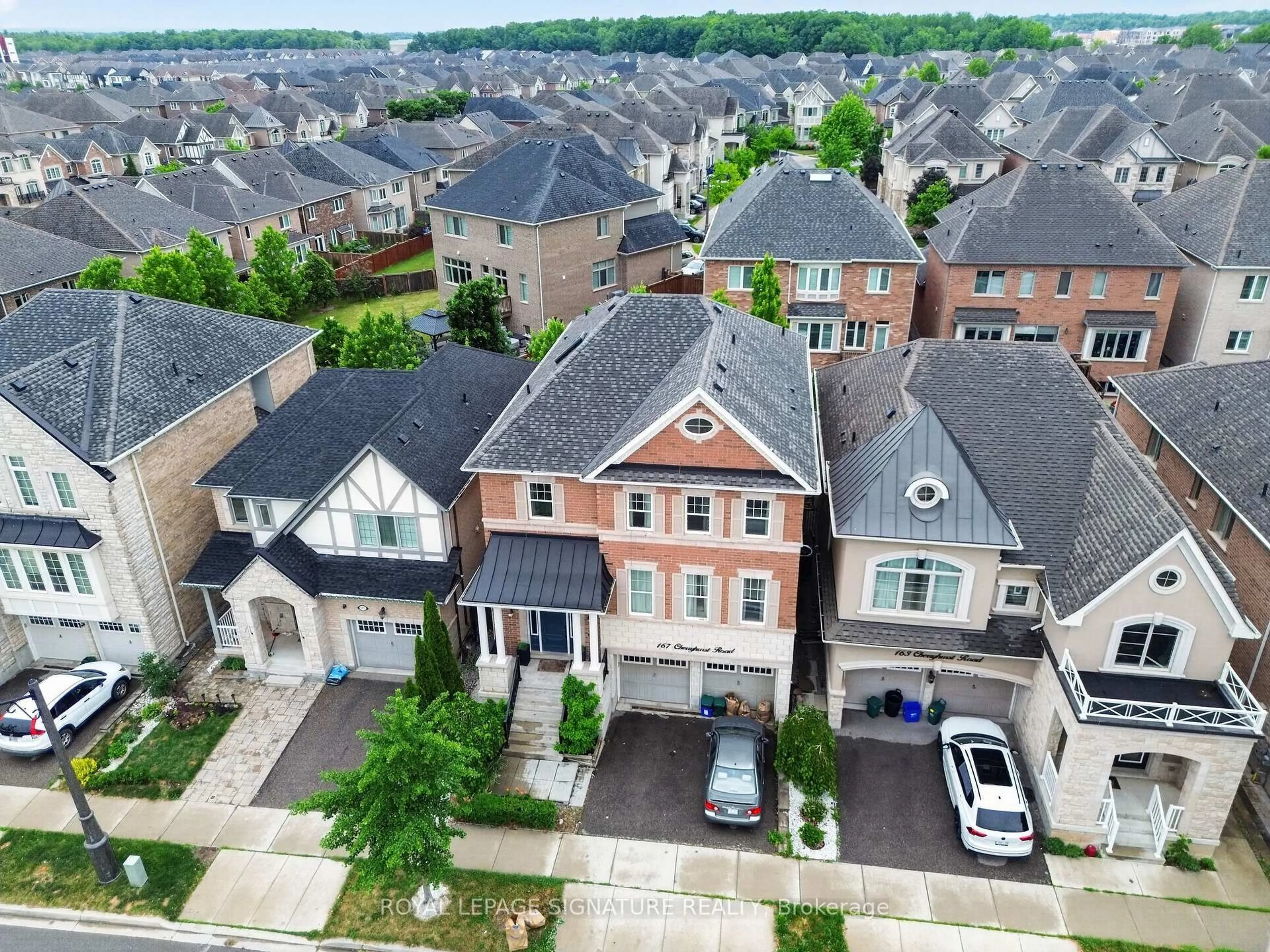 A pic from outside/outdoor area/front of a property/back of a property/a pic from drone, street for 167 Cherryhurst Rd, Oakville Ontario L6M 0W1