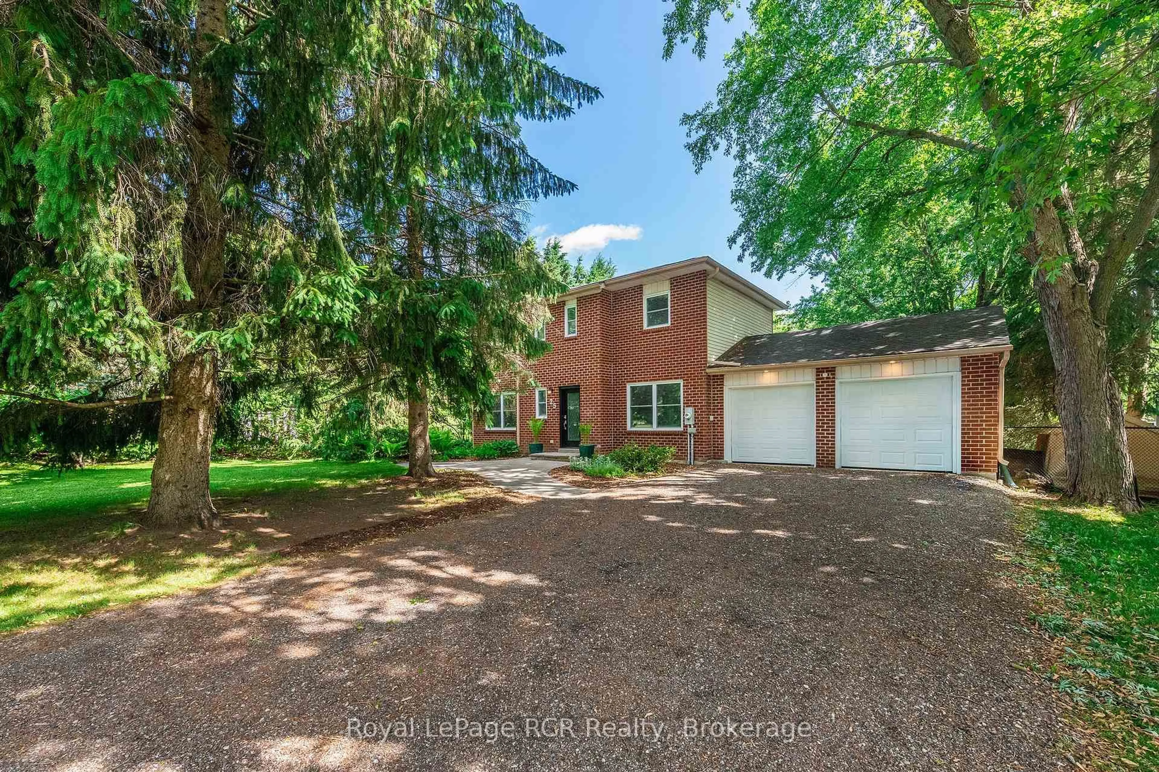 A pic from outside/outdoor area/front of a property/back of a property/a pic from drone, street for 25 Agnes St, Caledon Ontario L7K 0C6