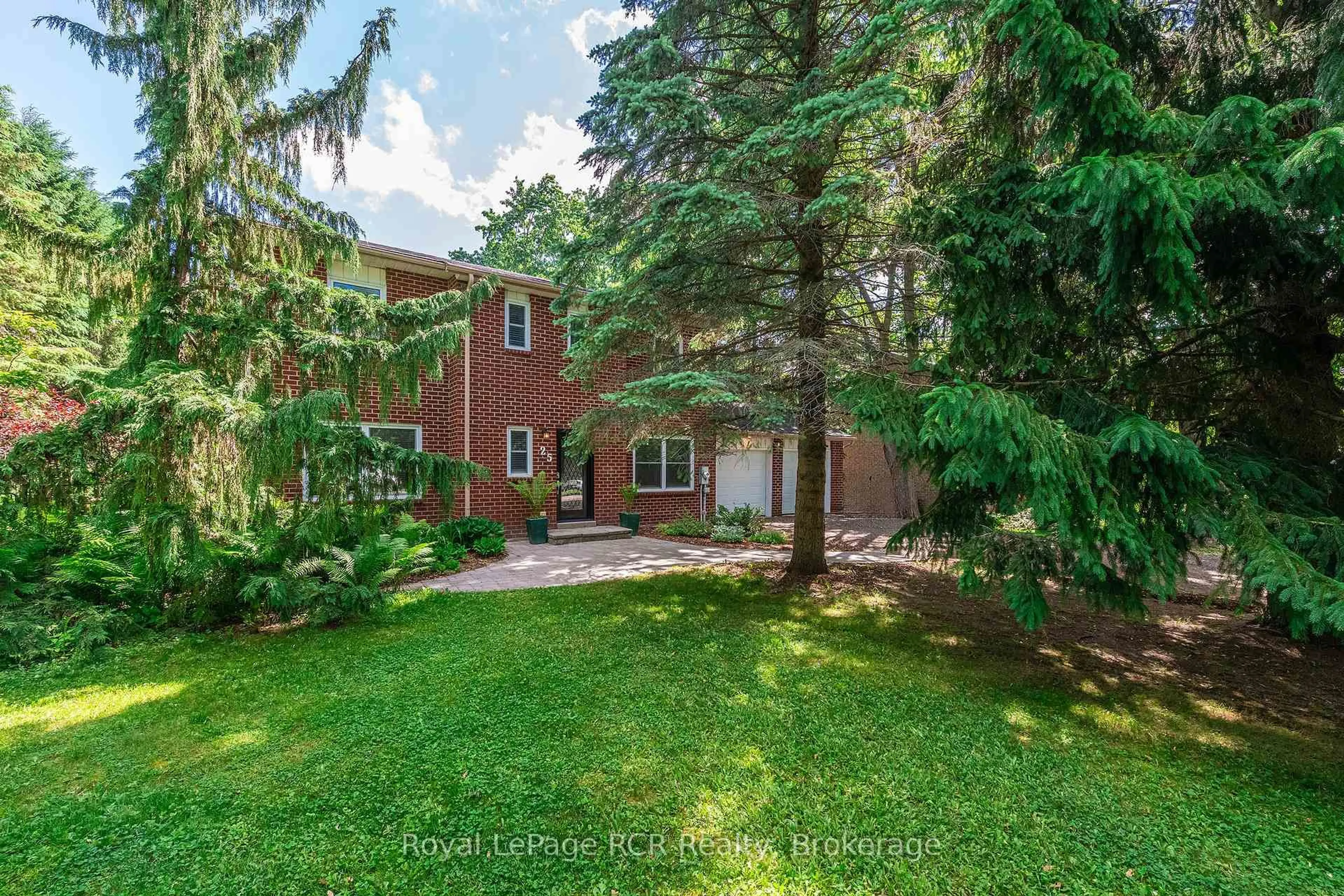 A pic from outside/outdoor area/front of a property/back of a property/a pic from drone, street for 25 Agnes St, Caledon Ontario L7K 0C6