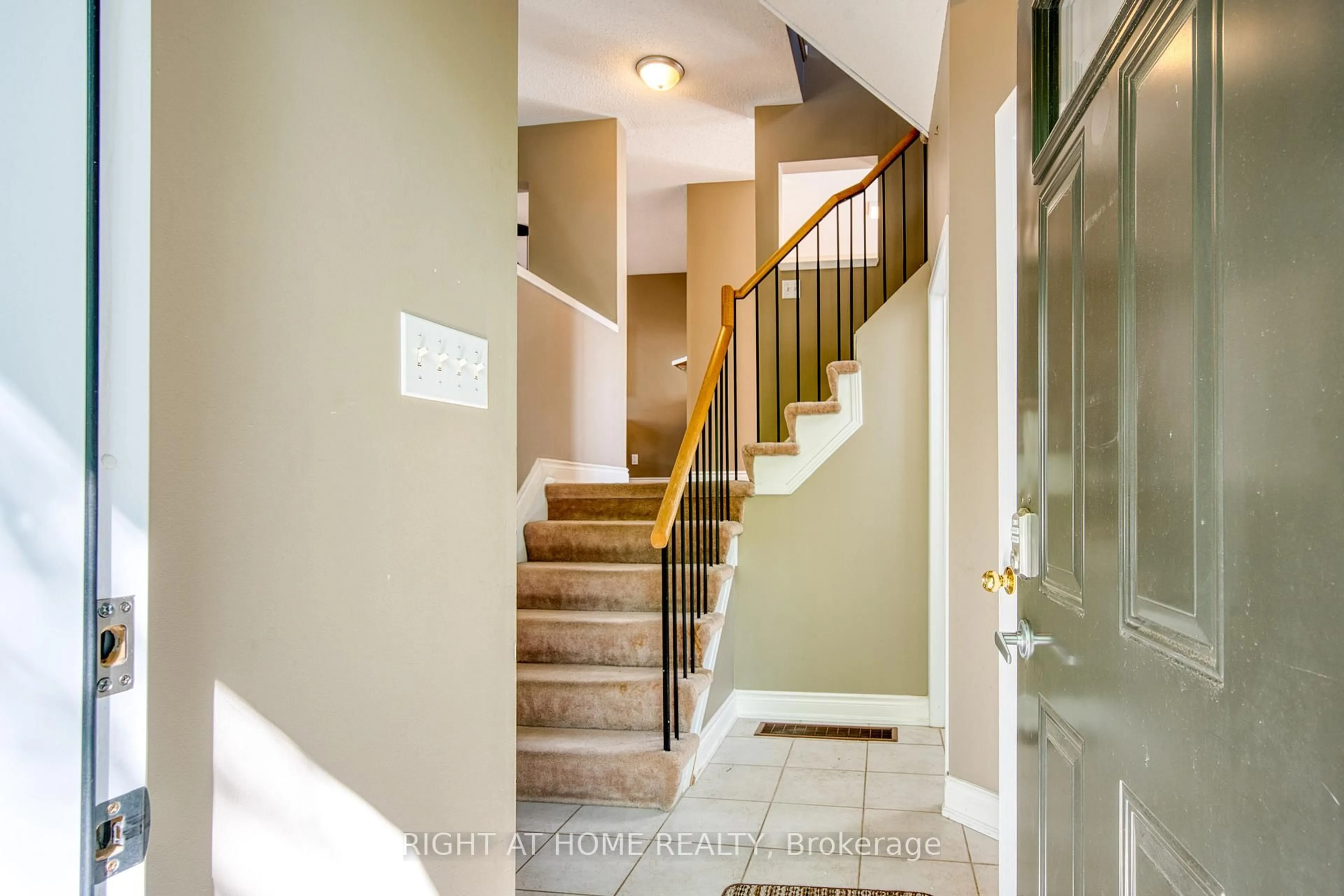 Unknown for 7101 Branigan Gate #29, Mississauga Ontario L5N 7S2