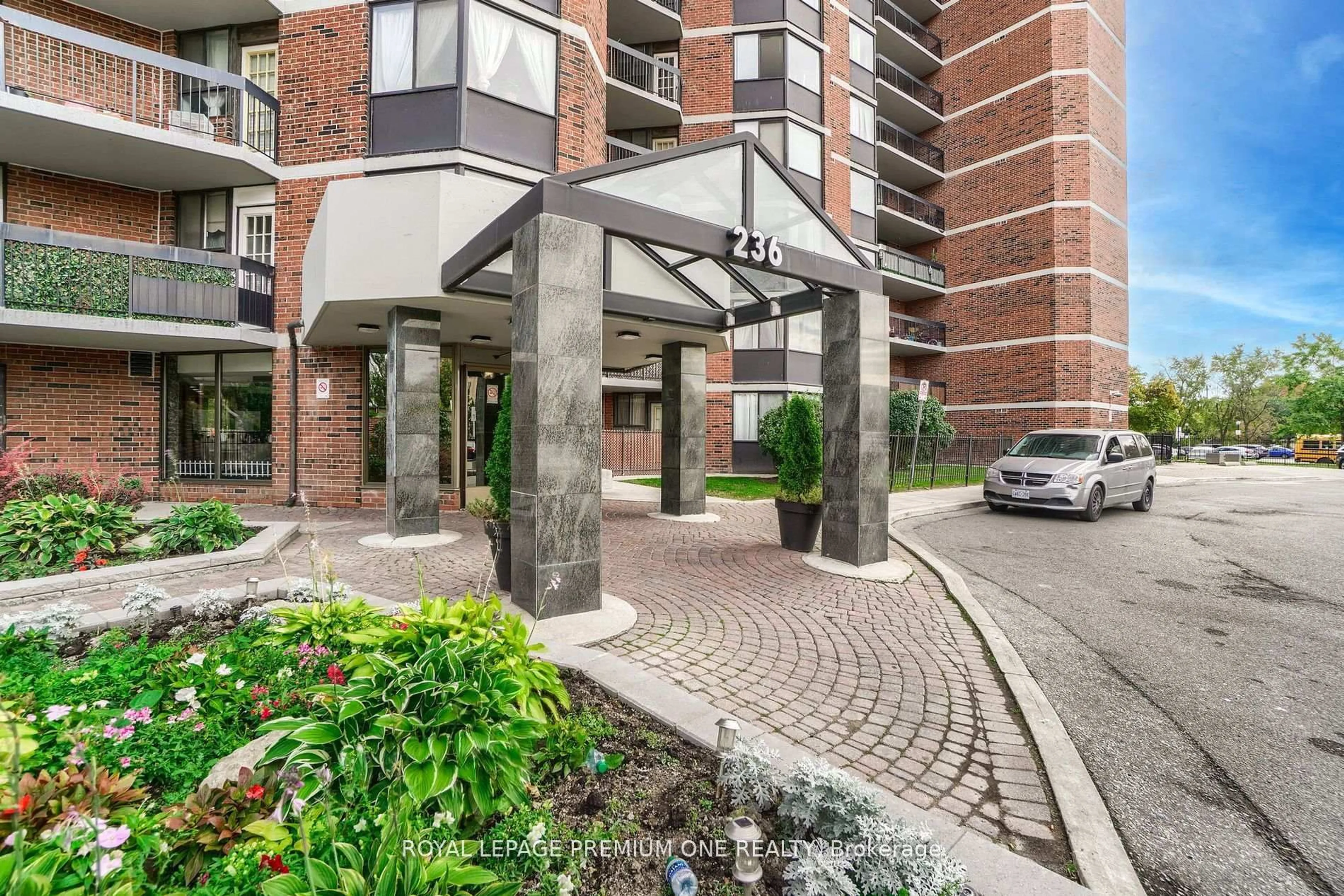 Indoor foyer for 236 Albion Rd #310, Toronto Ontario M9W 6A6