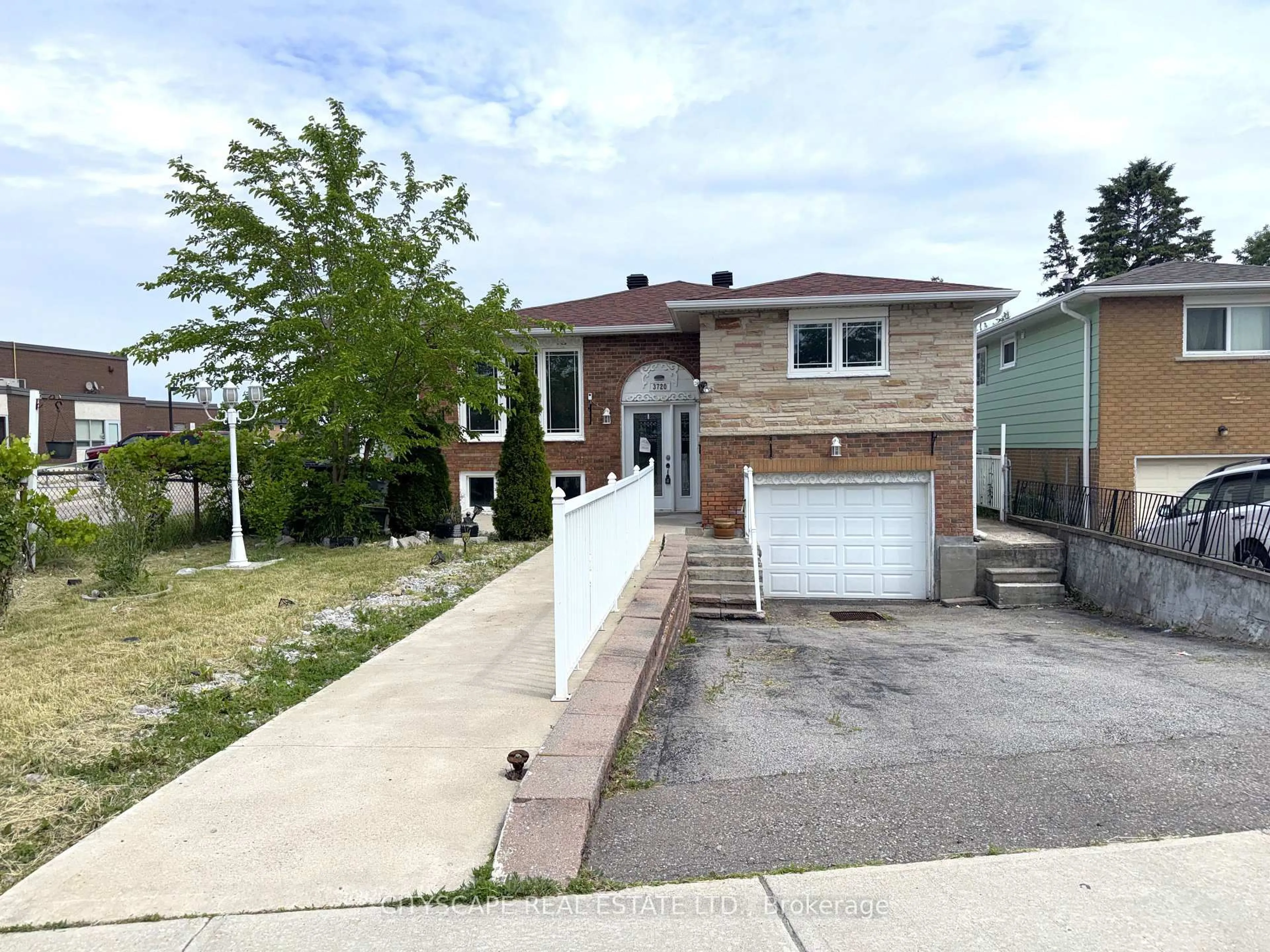 Unknown for 3720 Brandon Gate Dr, Mississauga Ontario L4T 3M8