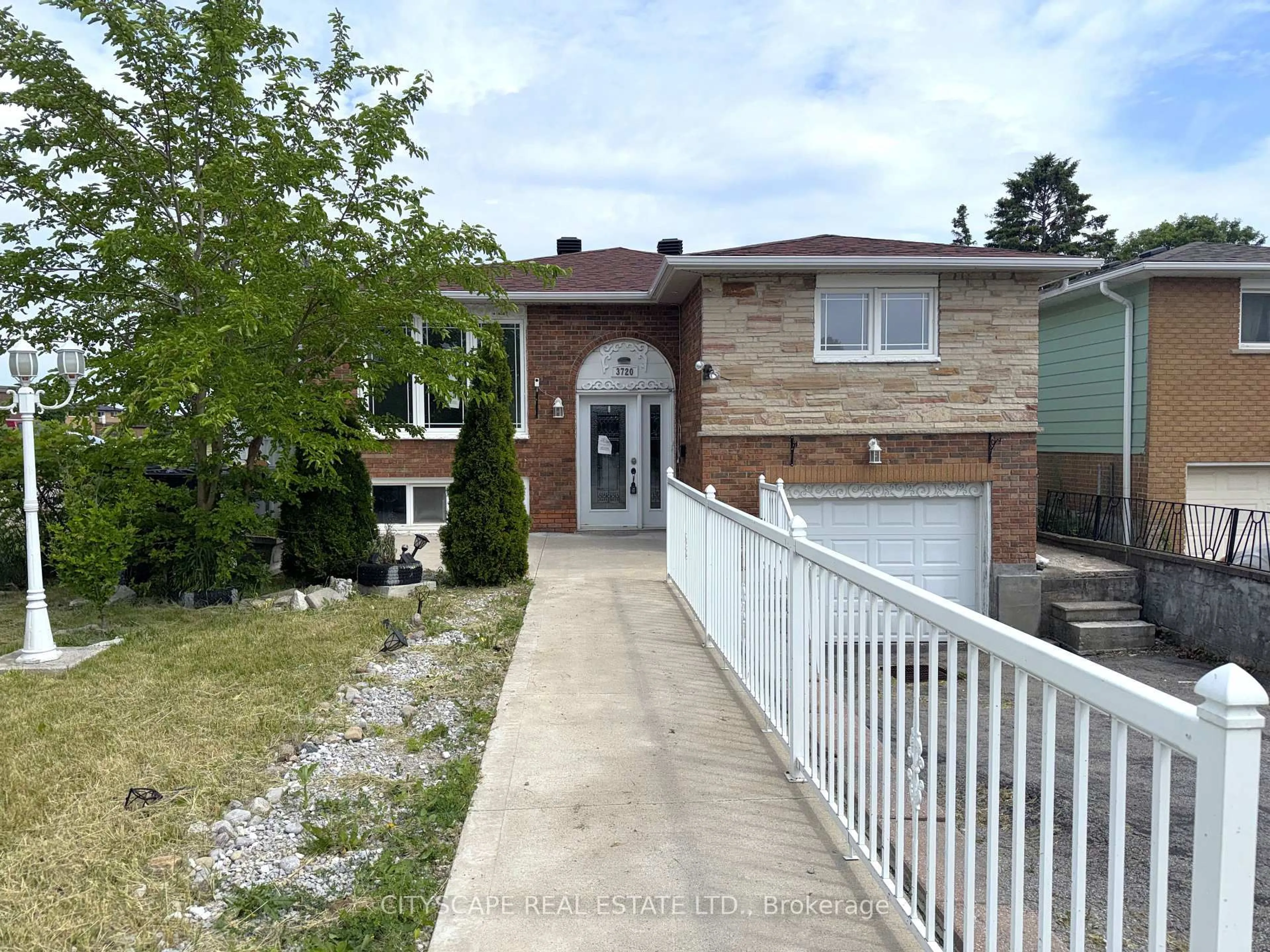 Home with brick exterior material, street for 3720 Brandon Gate Dr, Mississauga Ontario L4T 3M8