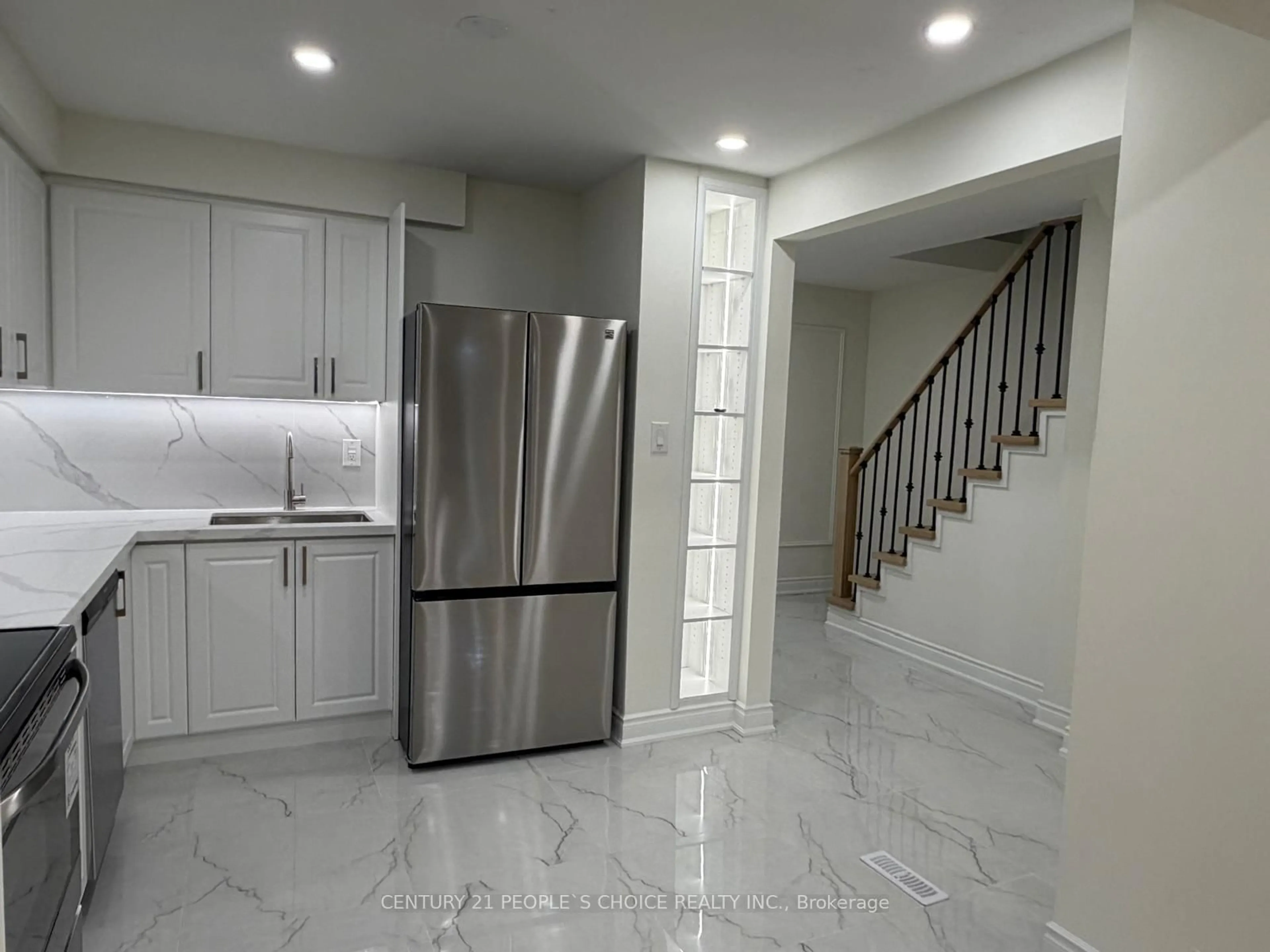 Open concept kitchen, ceramic/tile floor for 3600 Morning Star Dr #10, Mississauga Ontario L4T 1Y5
