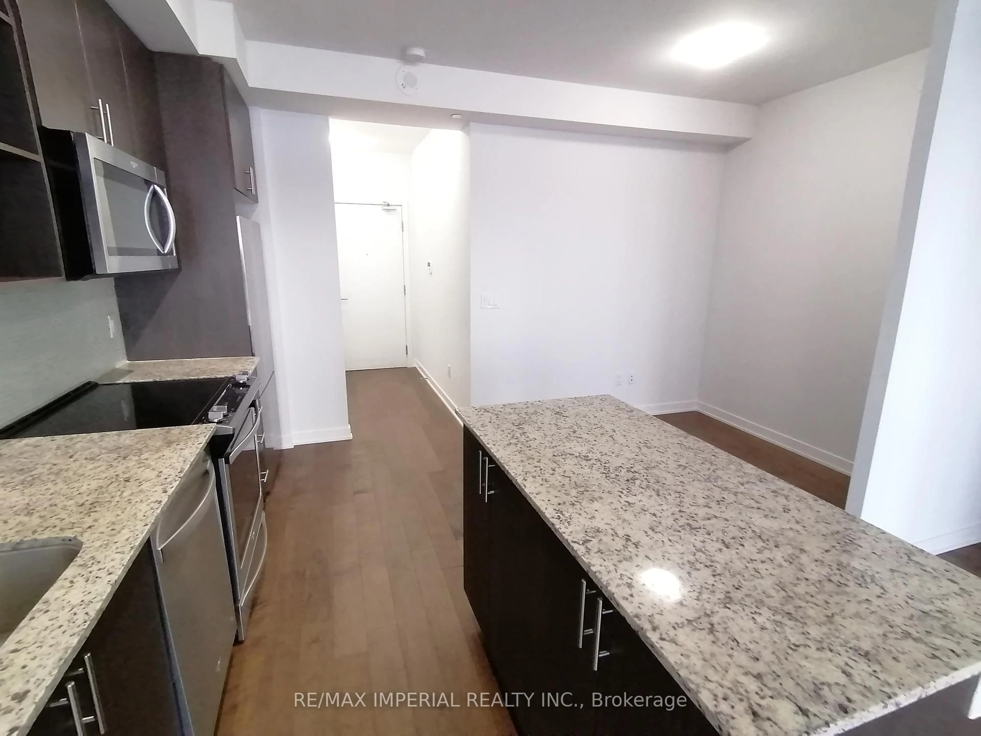 Standard kitchen, unknown for 4655 Glen Erin Dr #1201, Mississauga Ontario L5M 0Z1