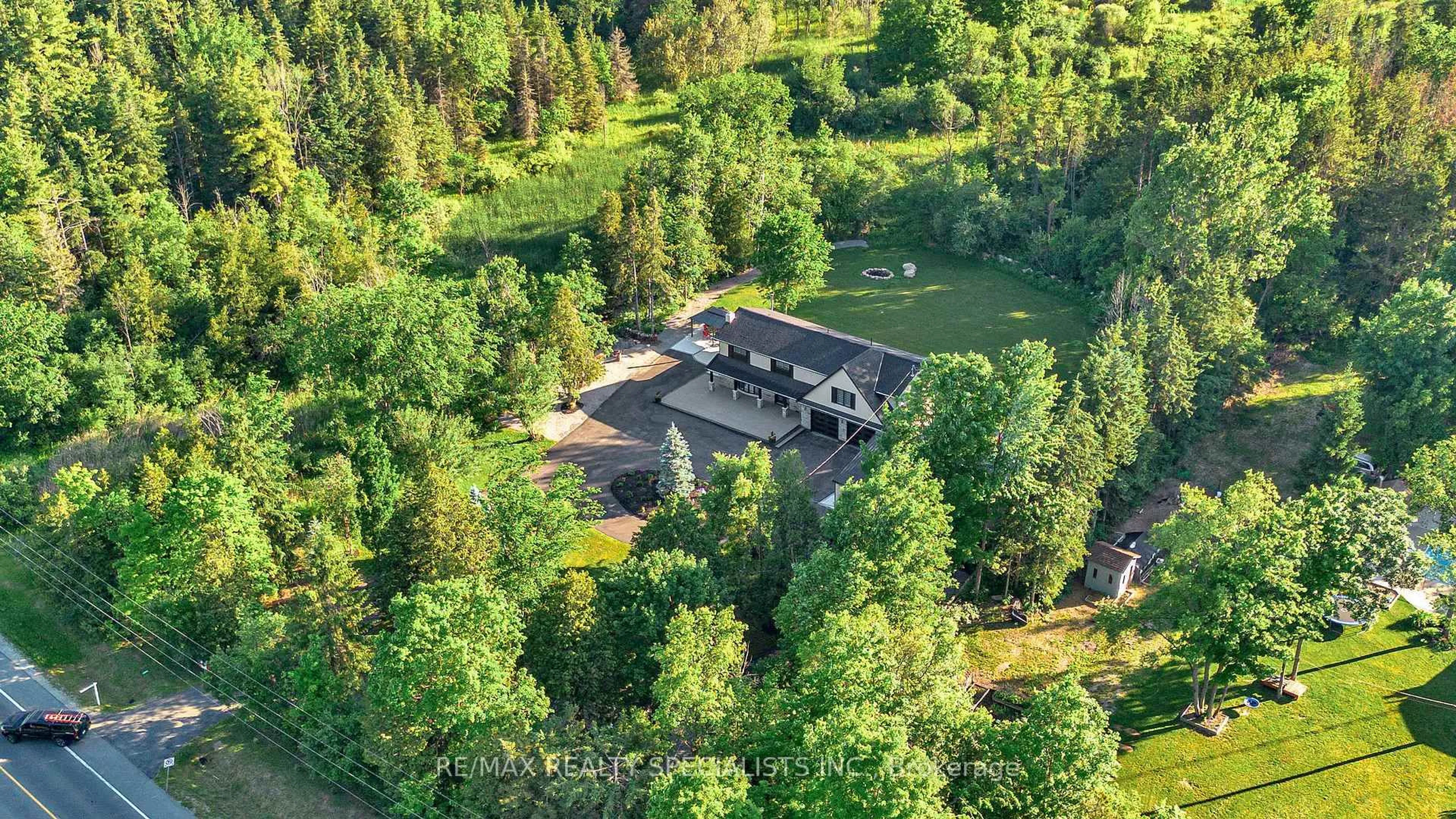 A pic from outside/outdoor area/front of a property/back of a property/a pic from drone, unknown for 14451 Winston Churchill Blvd, Caledon Ontario L7C 1S7
