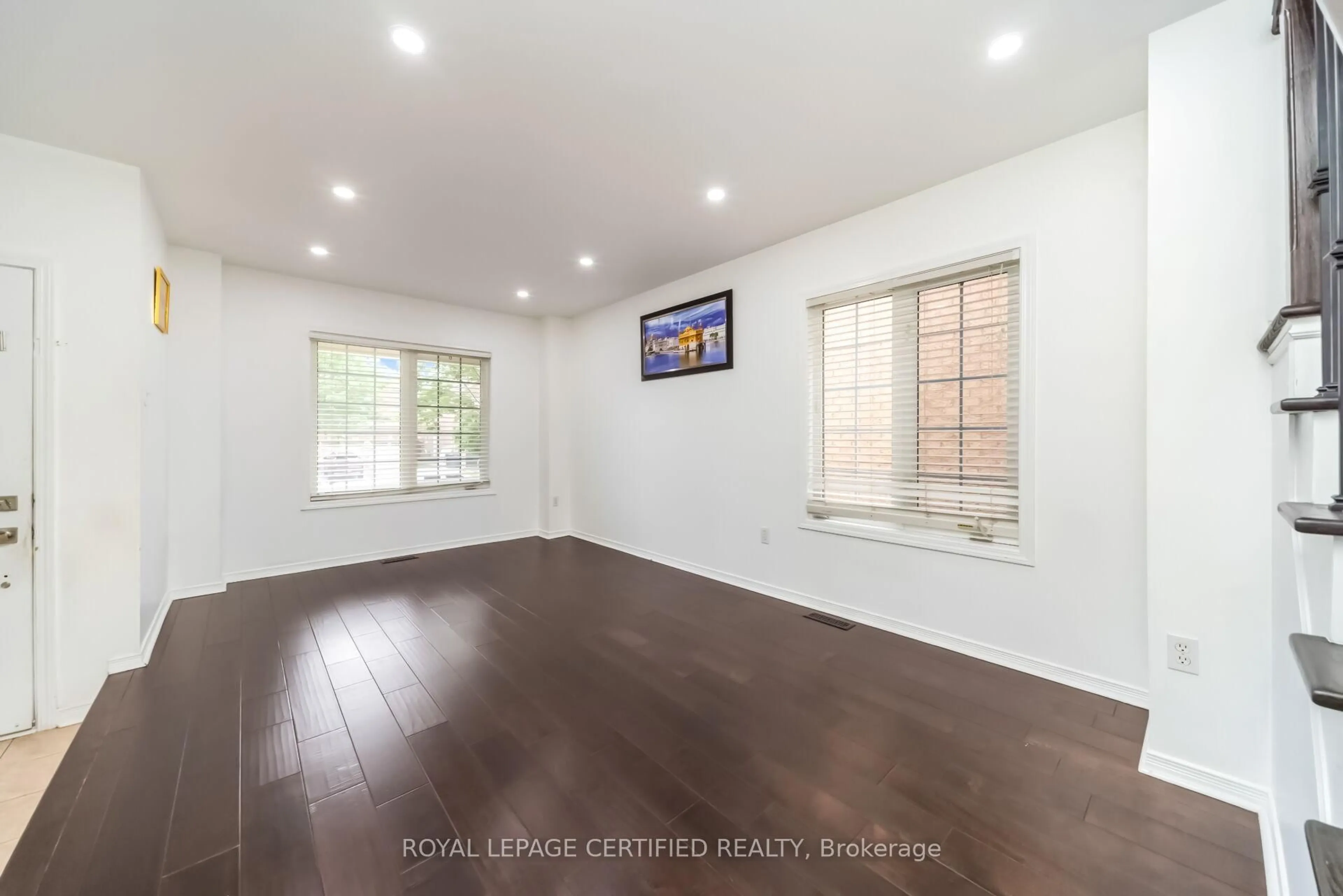 A pic of a room for 3 Olde Town Rd, Brampton Ontario L6X 4V1